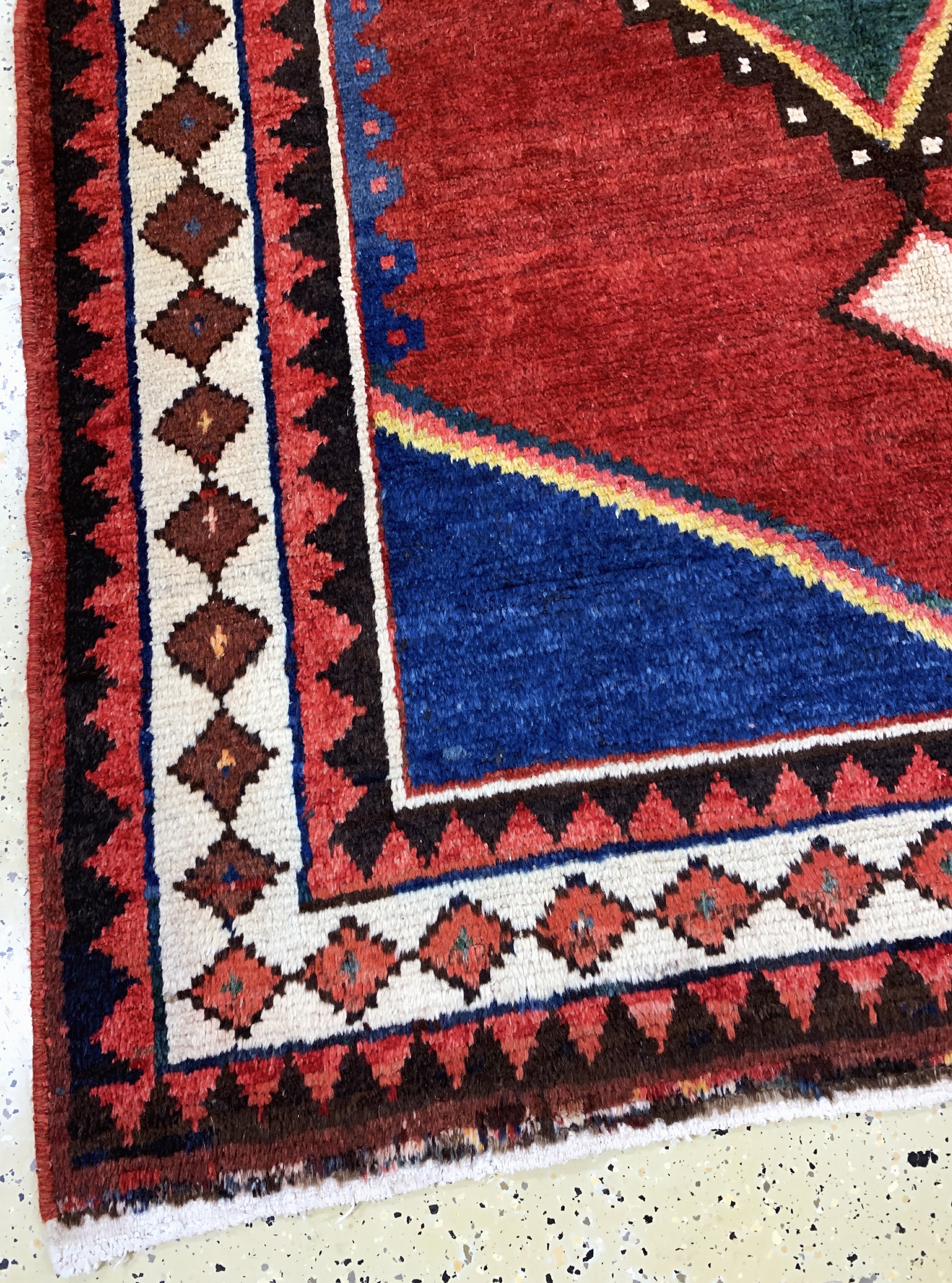 Detail b: Louri Bachtiar, Persien, Anfang 20.Jhd, Wolle auf Baumwolle, ca. 260 x 165 cm, EHZ: 2