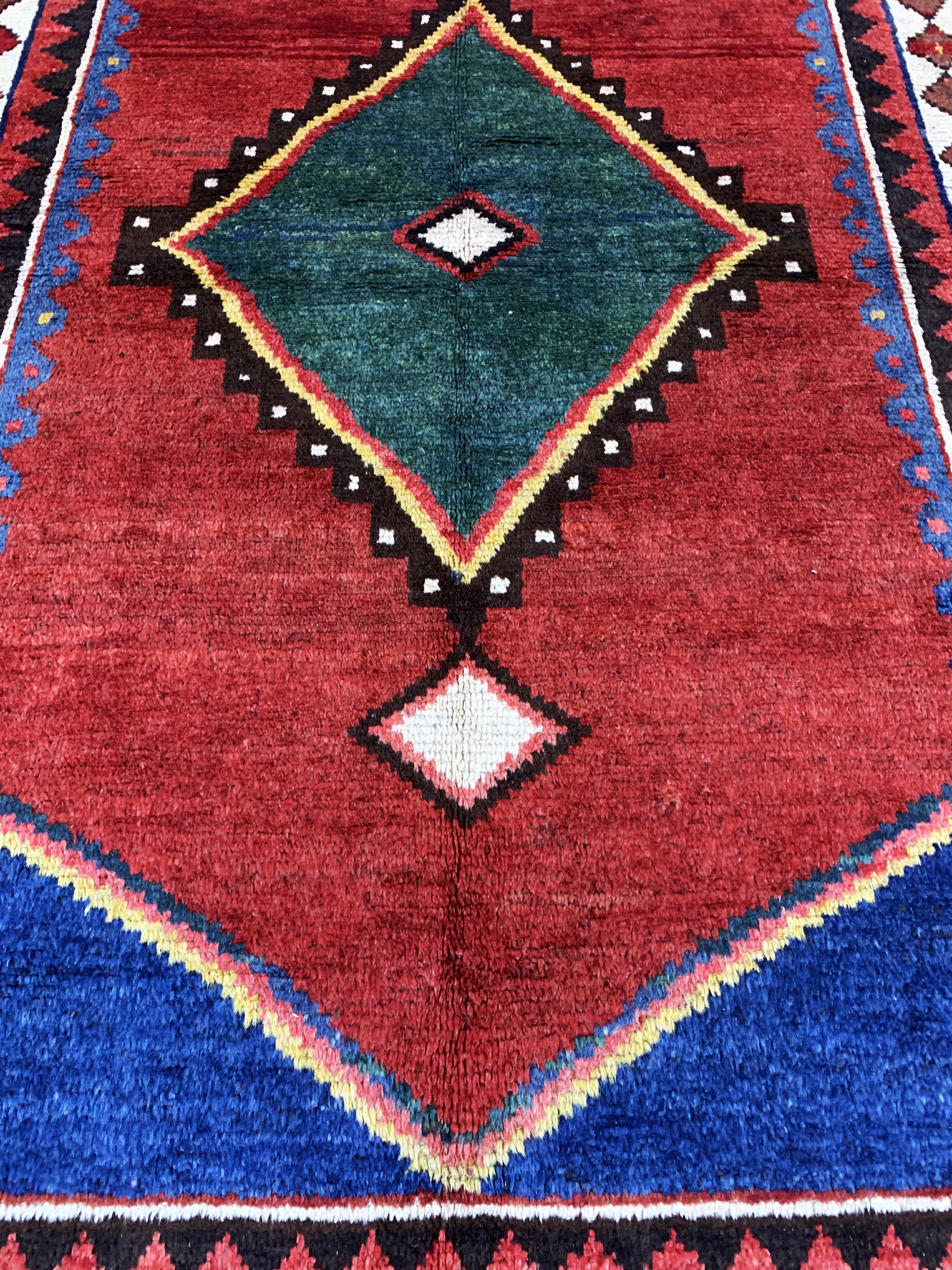 Detail c: Louri Bachtiar, Persien, Anfang 20.Jhd, Wolle auf Baumwolle, ca. 260 x 165 cm, EHZ: 2