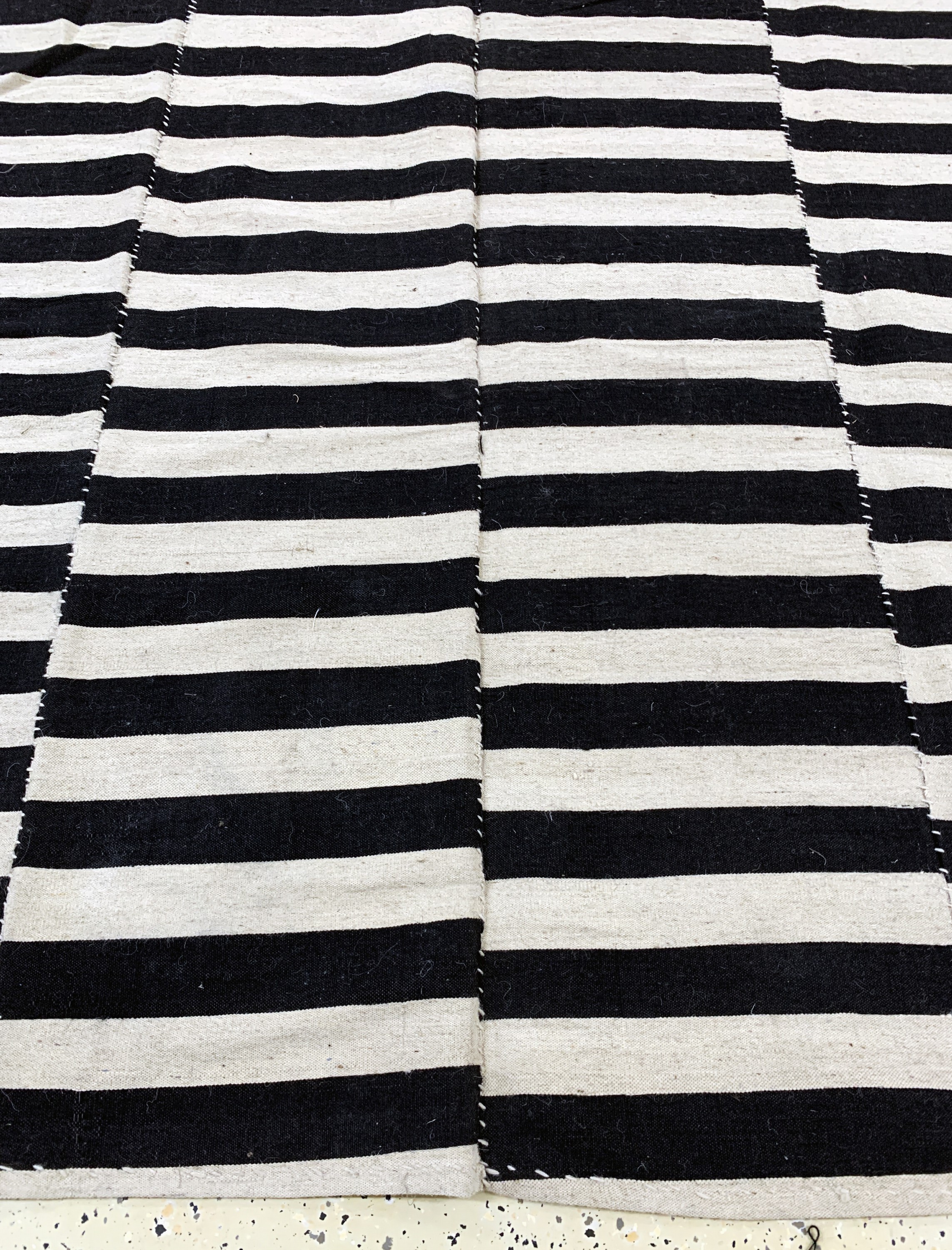 Detail c: Mazandaran Kelim(4 Bahnig), Persien, Anfang20.Jhd, Wolle auf Wolle, ca. 366 x 170 cm, EHZ: 2