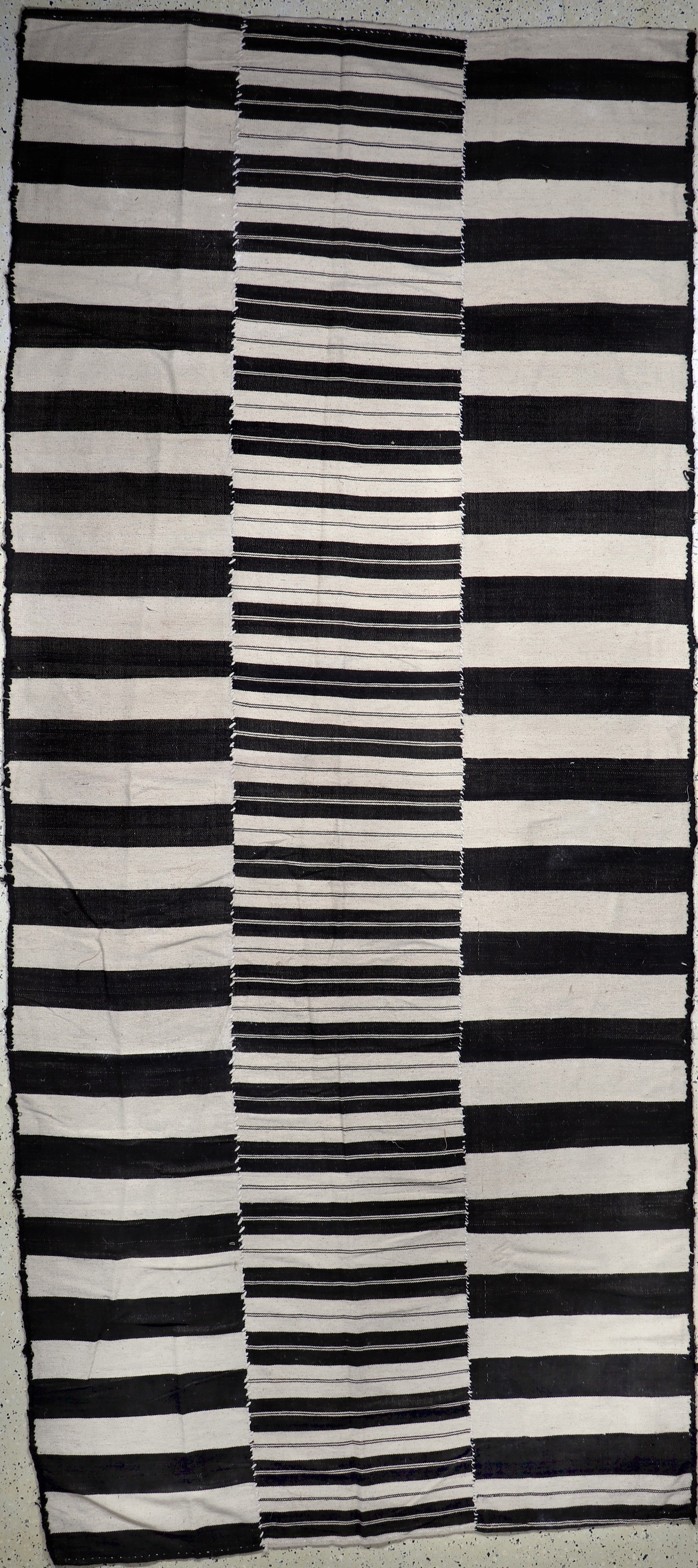 Image 27035215 - Mazandaran Kelim(3 Bahnig), Persien, Anfang20.Jhd, Wolle auf Wolle, ca. 390 x 175 cm, ...