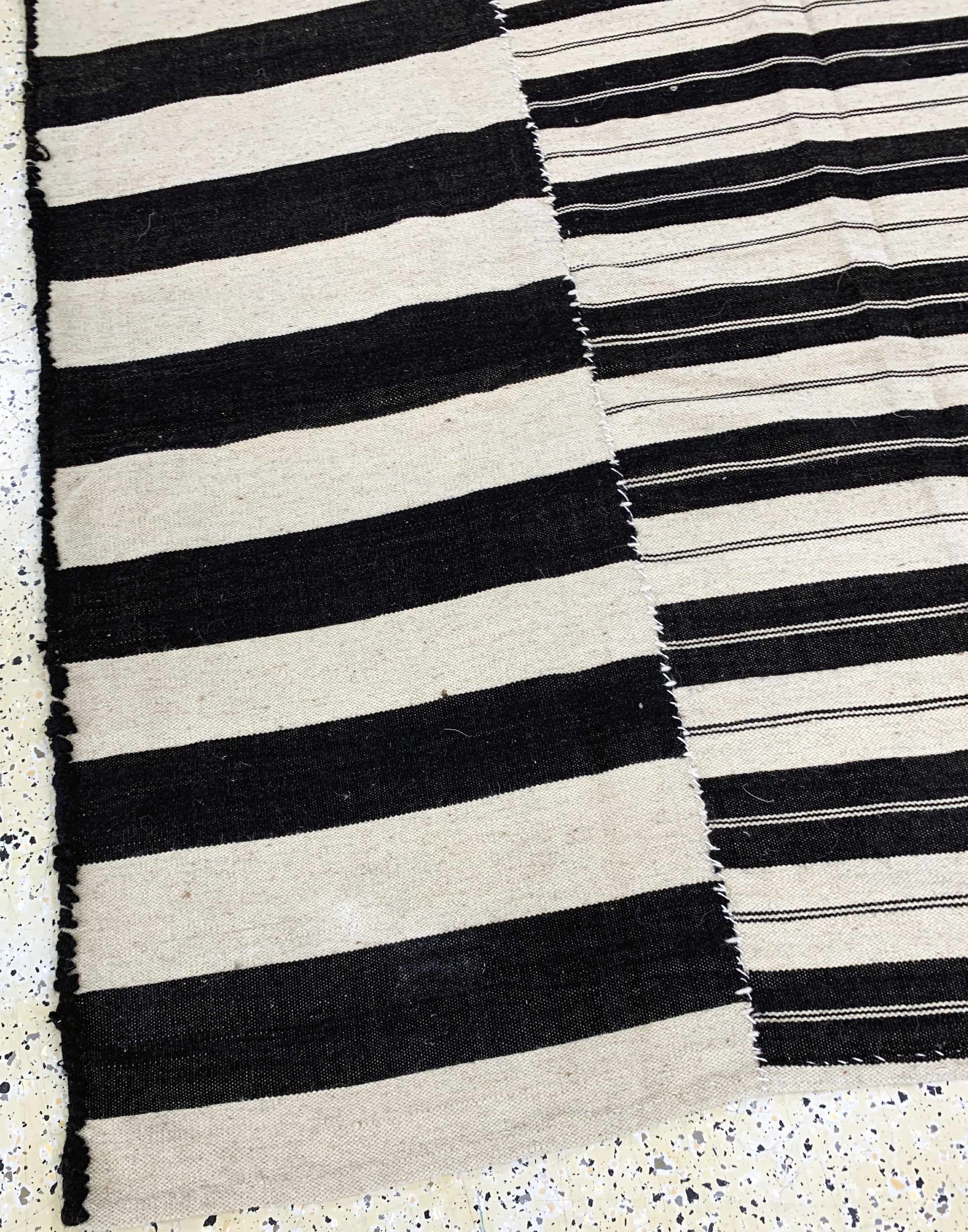 Detail e: Mazandaran Kelim(3 Bahnig), Persien, Anfang20.Jhd, Wolle auf Wolle, ca. 390 x 175 cm, EHZ: 2