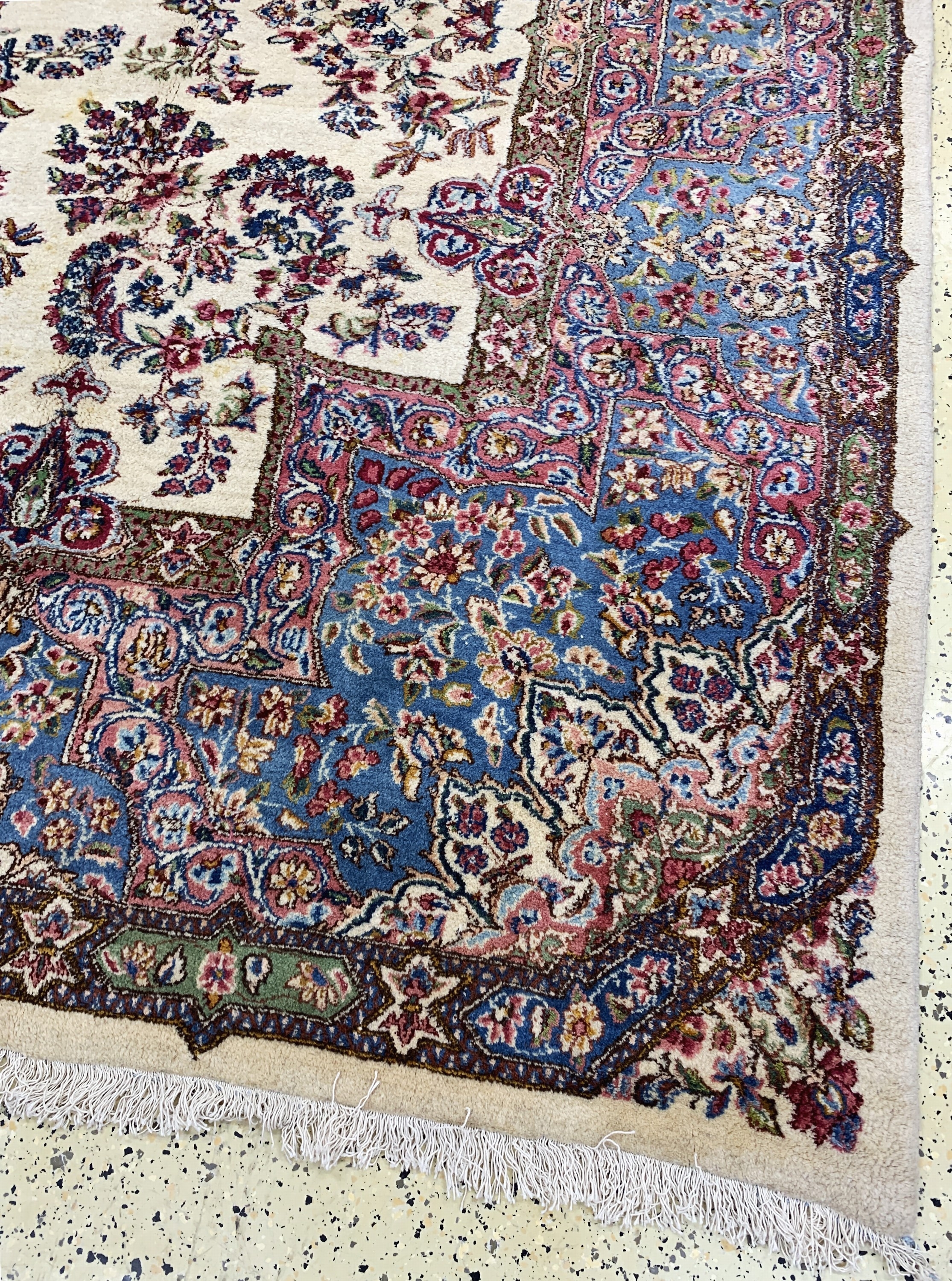 Detail a: Kerman"Lawar"antik, Persien, um 1900, Wolleauf Baumwolle, ca. 580 x 330 cm, EHZ: 2(leichtfleckig).