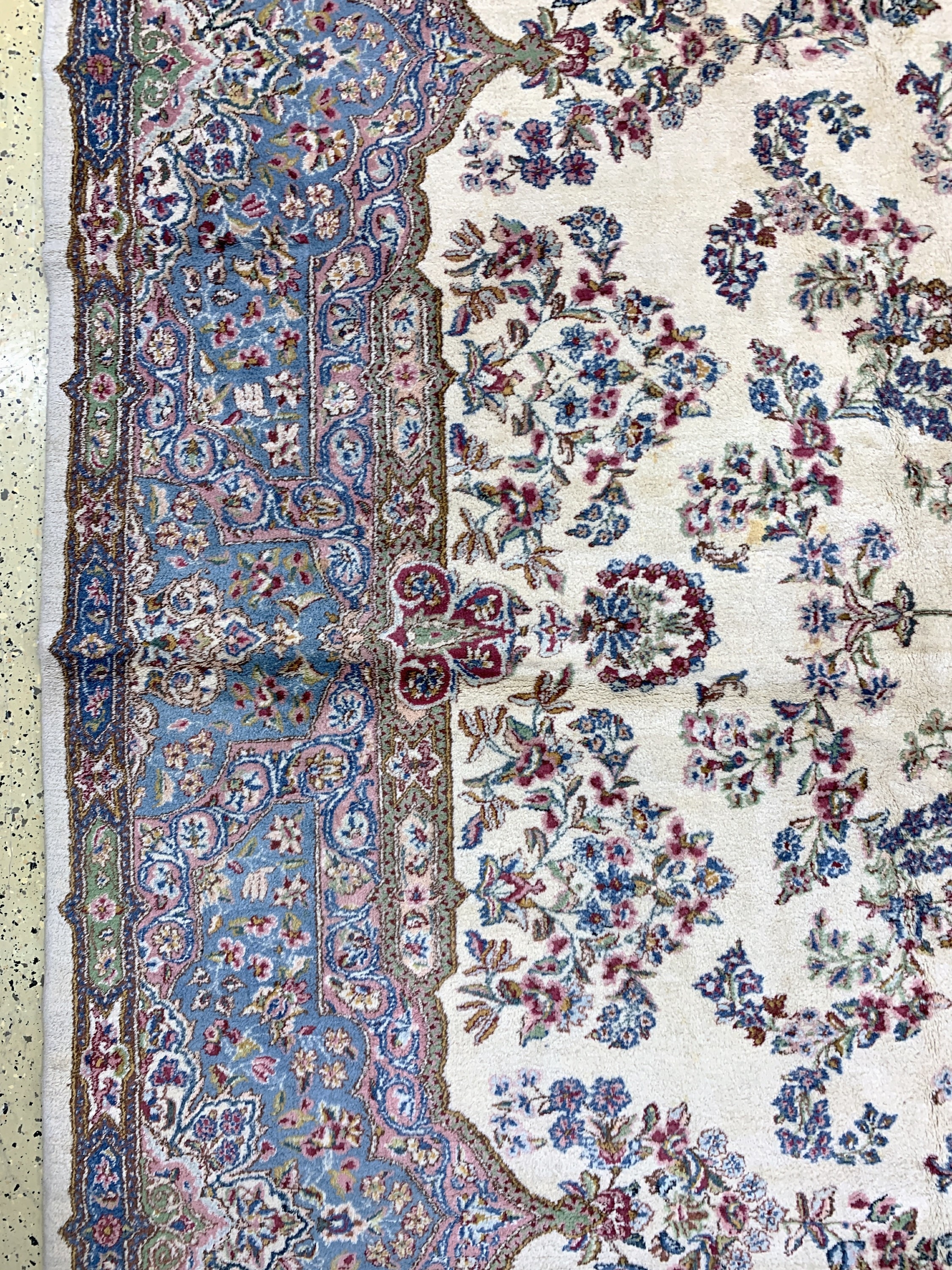 Detail d: Kerman"Lawar"antik, Persien, um 1900, Wolleauf Baumwolle, ca. 580 x 330 cm, EHZ: 2(leichtfleckig).