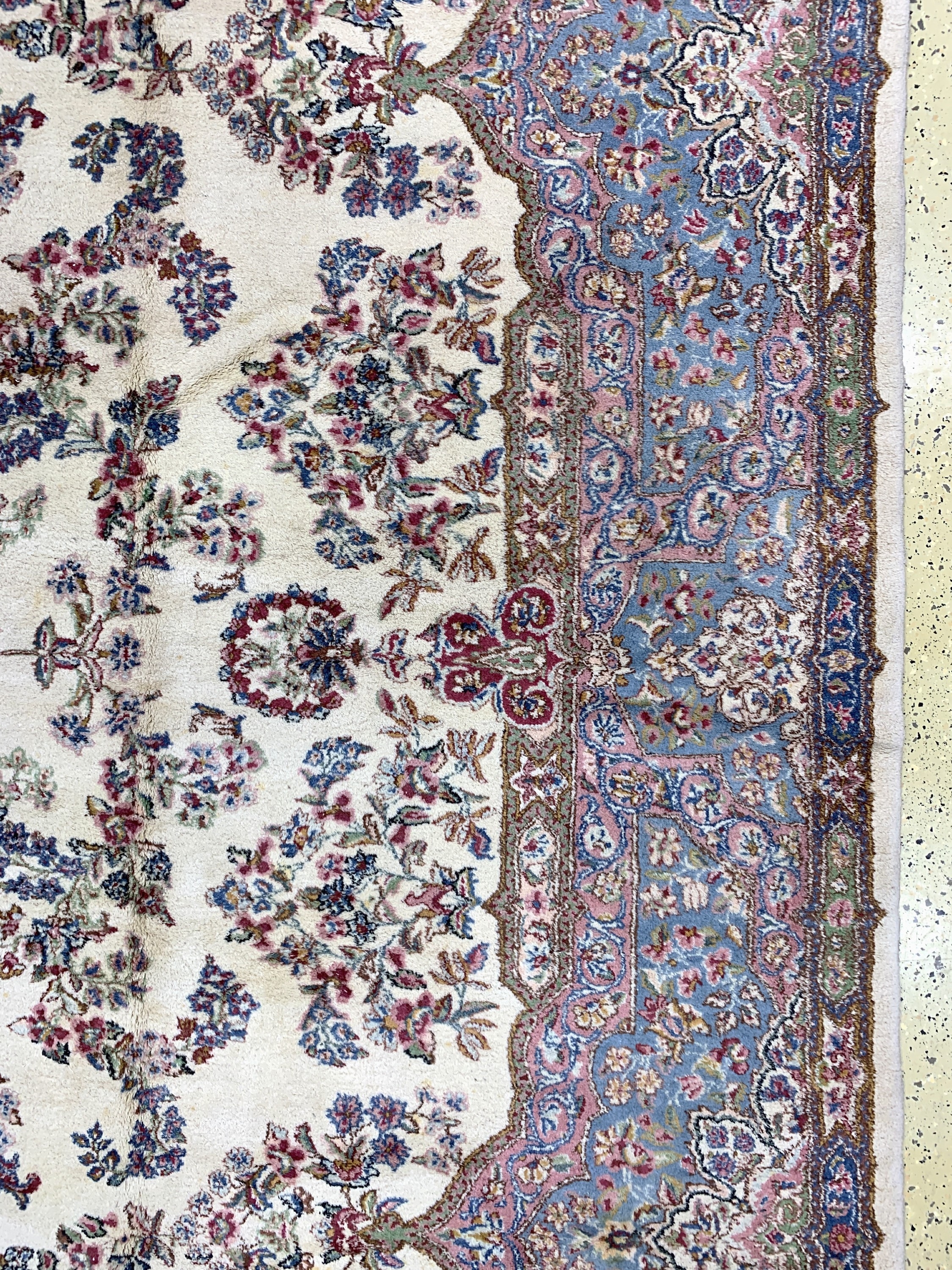Detail f: Kerman"Lawar"antik, Persien, um 1900, Wolleauf Baumwolle, ca. 580 x 330 cm, EHZ: 2(leichtfleckig).
