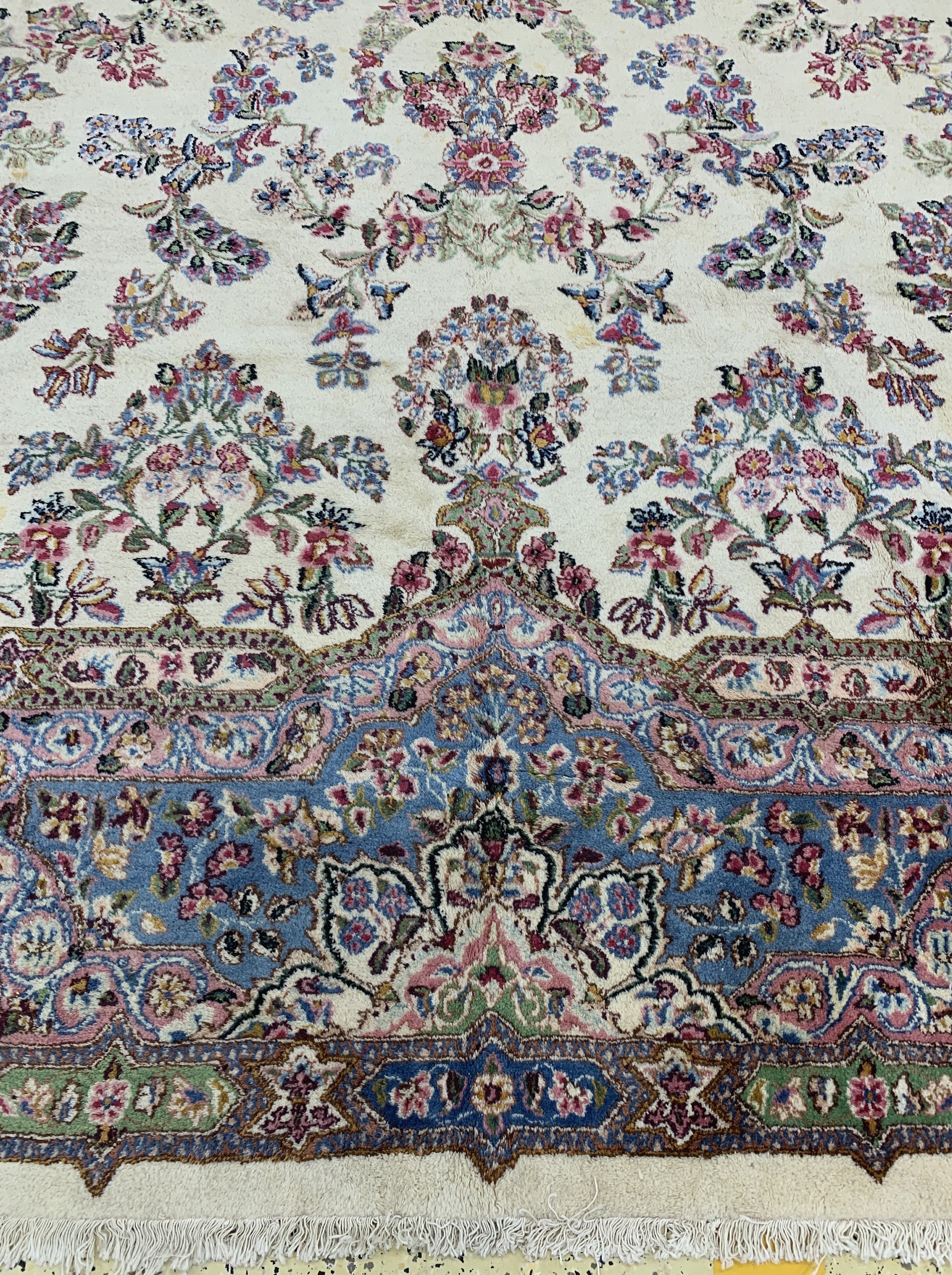 Detail h: Kerman"Lawar"antik, Persien, um 1900, Wolleauf Baumwolle, ca. 580 x 330 cm, EHZ: 2(leichtfleckig).