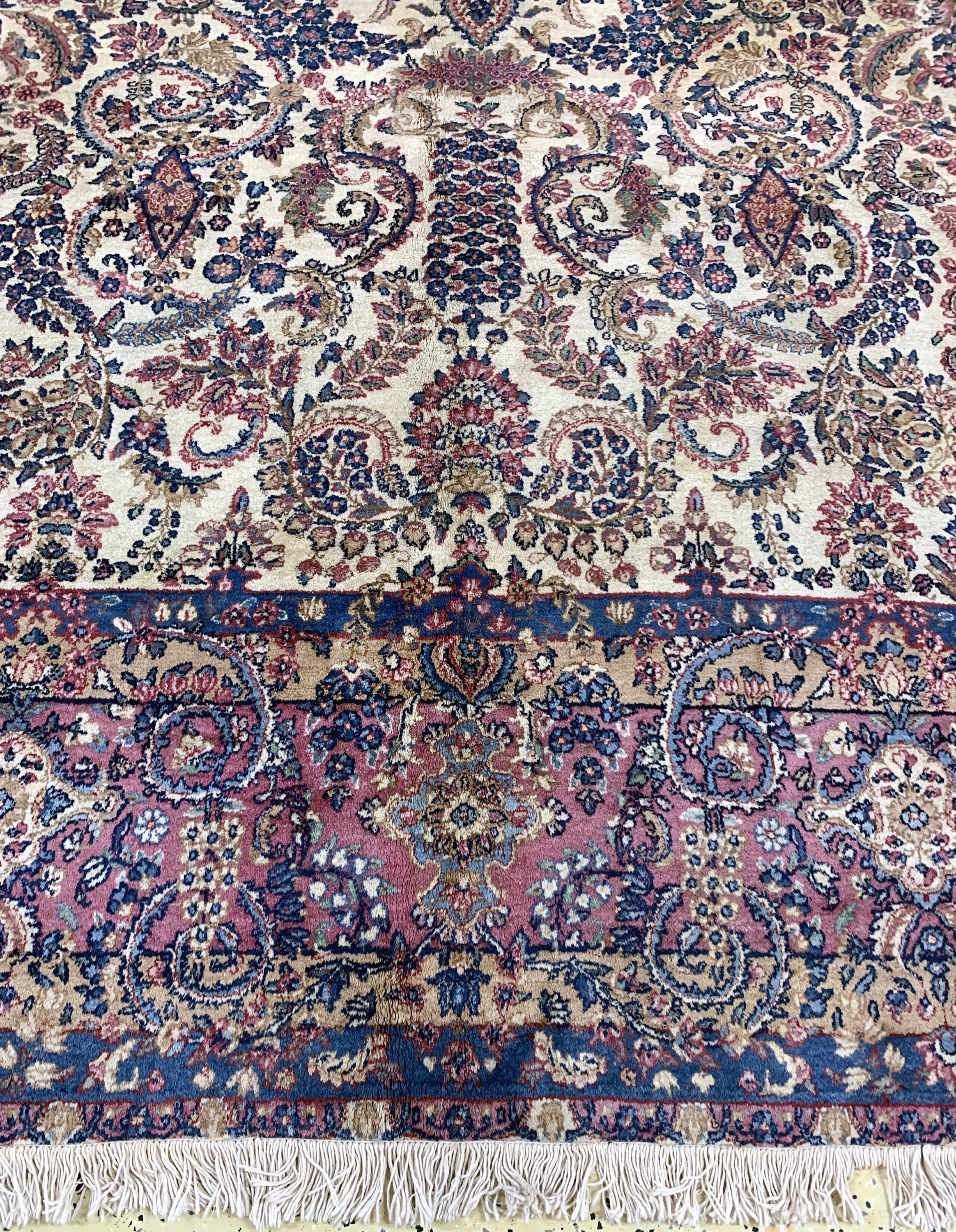 Detail b: Kerman"Lawar"antik, Persien, um 1900, Wolleauf Baumwolle, ca. 460 x 310 cm, gereinigt, EHZ: 2