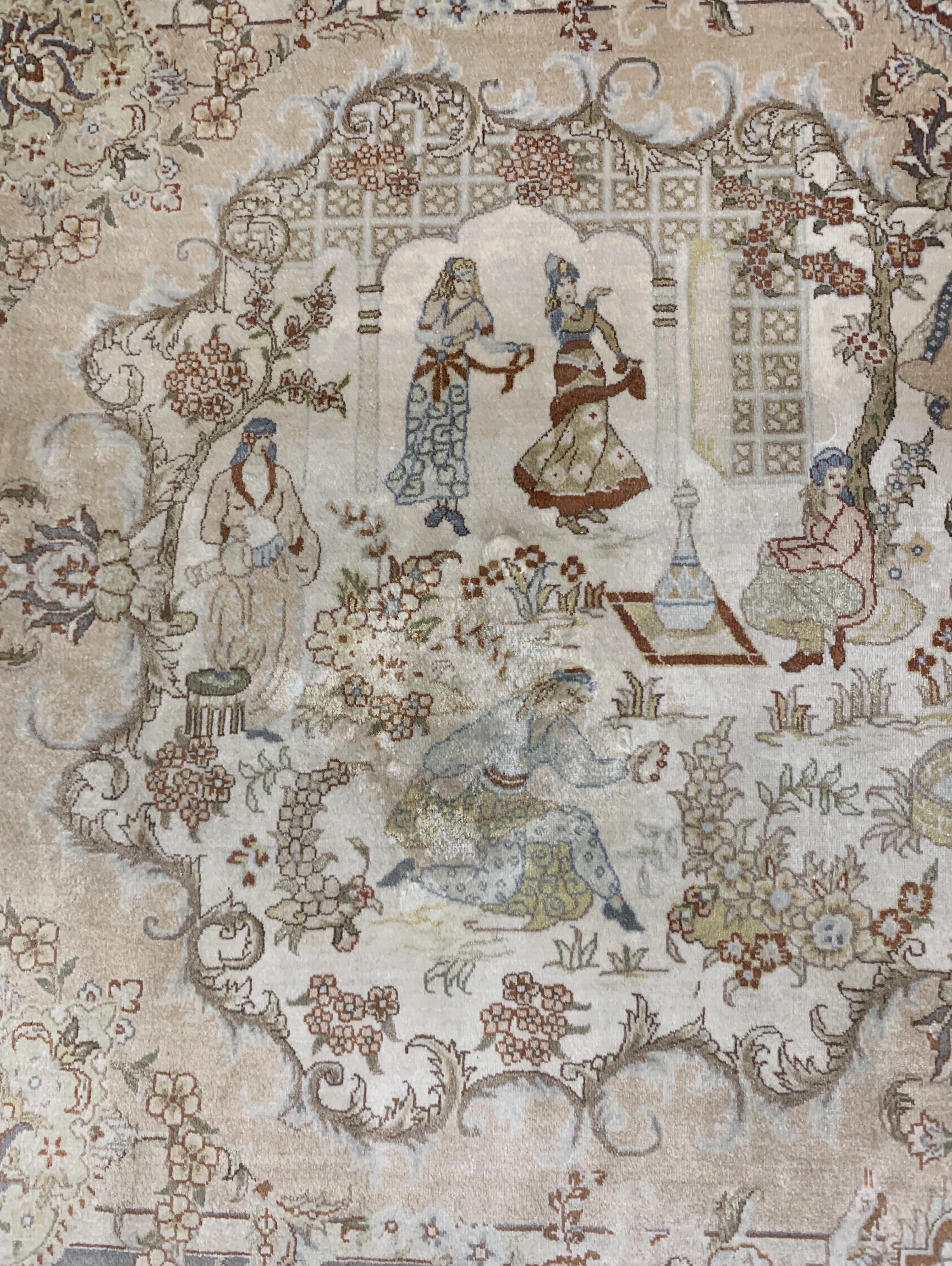 Detail d: Hereke Seide sehr fein, Türkei signiert, Ende 20.Jhd, reine Naturseide, ca. 65 x 46 cm,ca. 3,2 Mio. Kn/qm, verblasst, EHZ: 1-2(Fleck)