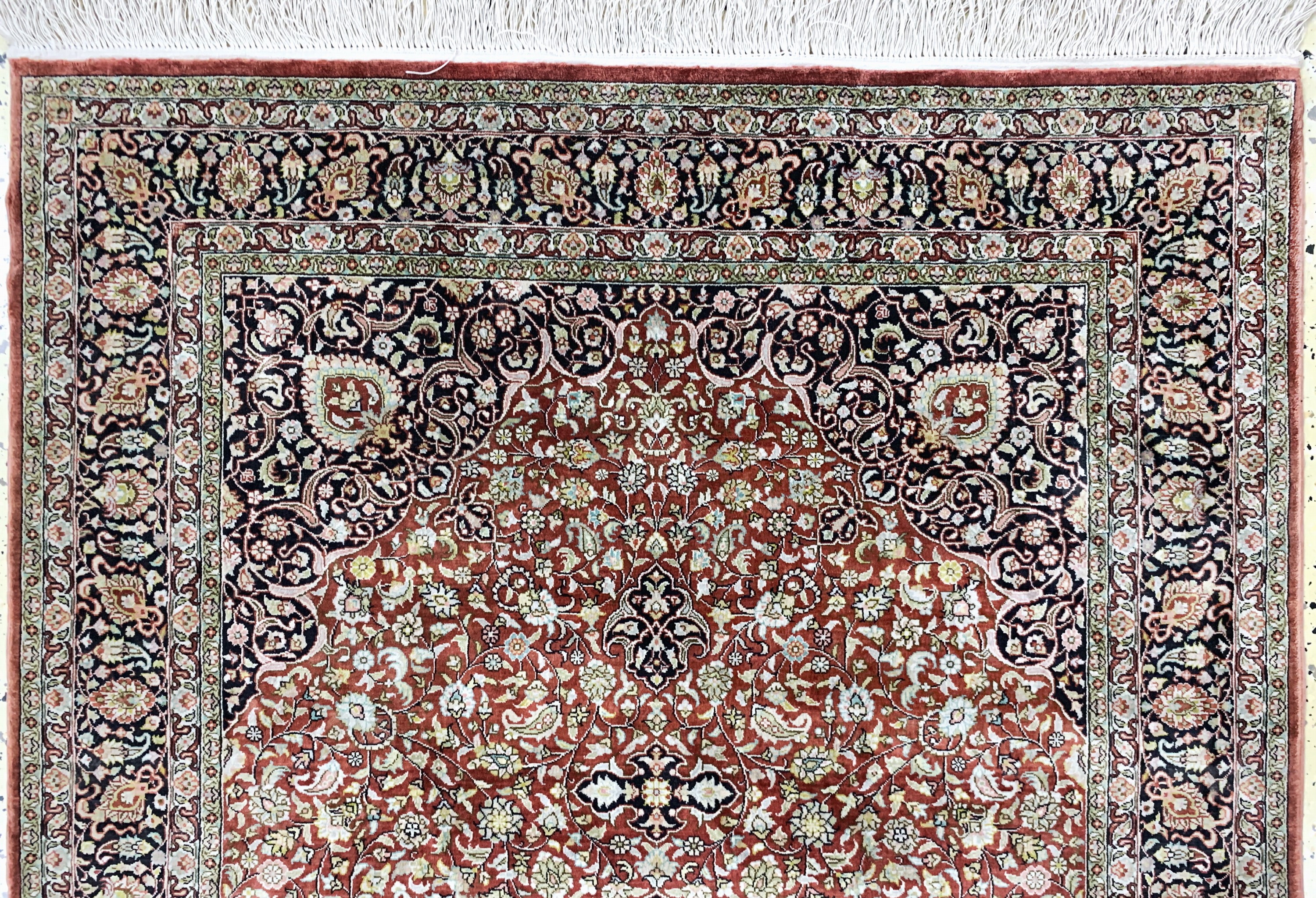 Detail a: Hereke Seide fein, China, Ende 20.Jhd, reine Naturseide, ca. 152 x 95 cm, ca. 1,0 Mio. Kn/qm, EHZ: 2