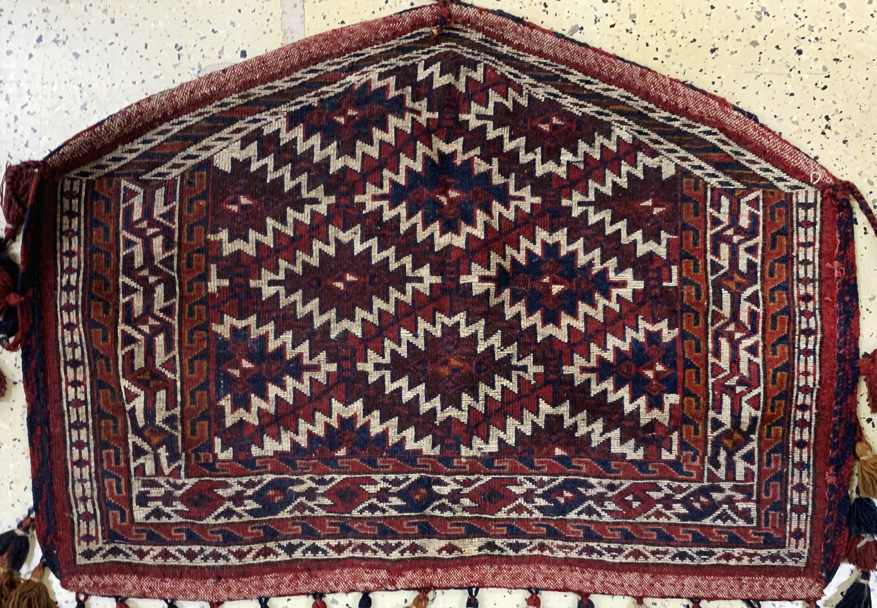 Detail d: Yomud"Asmalyk", Turkmenistan, Anfang 20.Jhd, Wolle auf Wolle, ca. 104 x 75 cm, EHZ:2