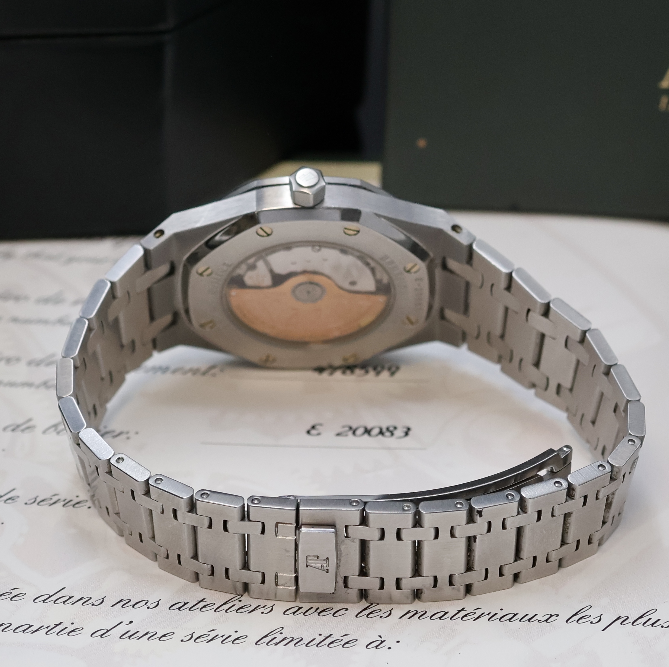 Detail b: AUDEMARS PIGUET Royal Oak seltene, auf 450 Stück limitierte Herrenarmbanduhr "Foundation Time for Trees" Referenz 15100ST.O.0789ST.01, ...