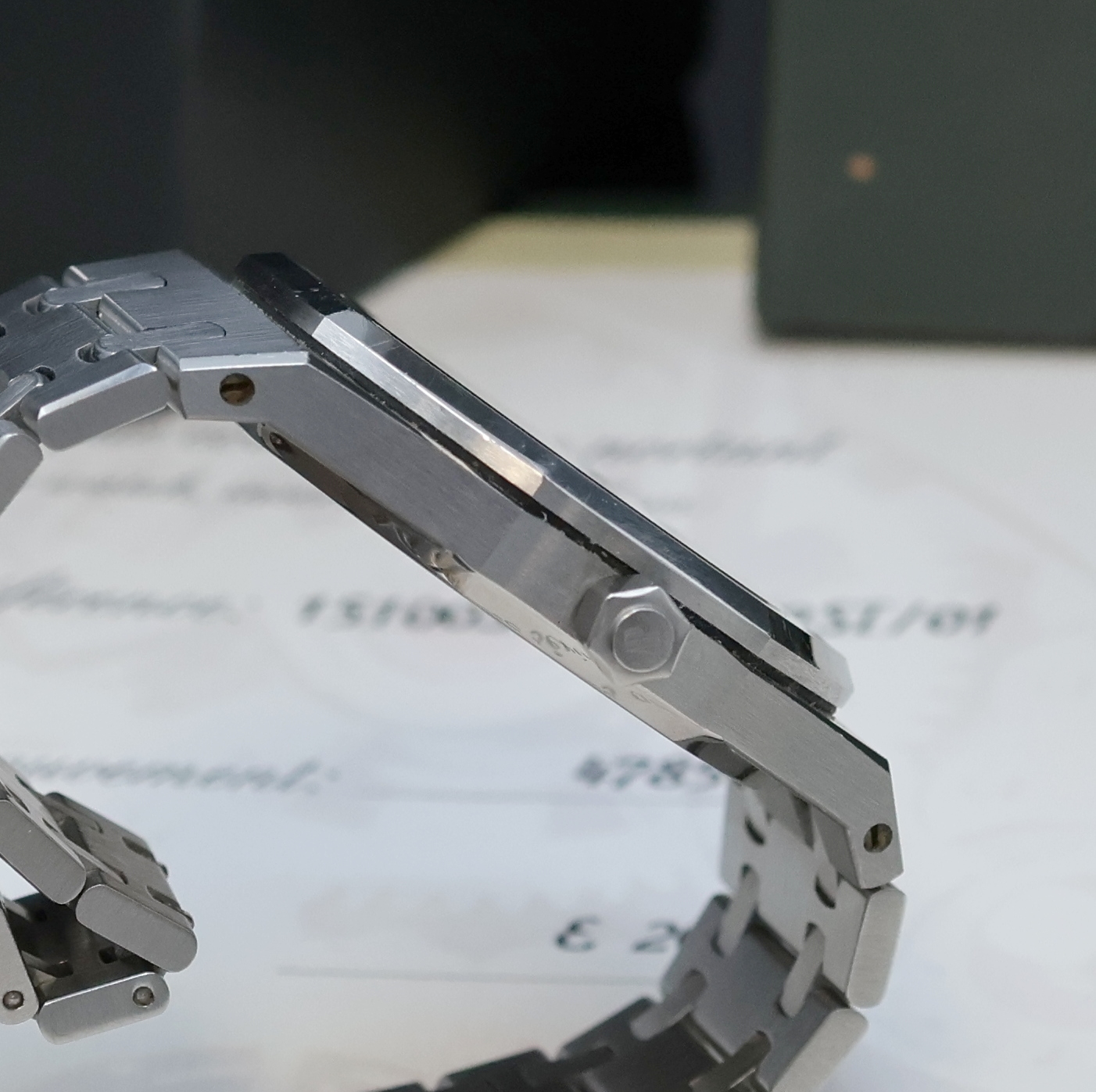 Detail d: AUDEMARS PIGUET Royal Oak seltene, auf 450 Stück limitierte Herrenarmbanduhr "Foundation Time for Trees" Referenz 15100ST.O.0789ST.01, ...