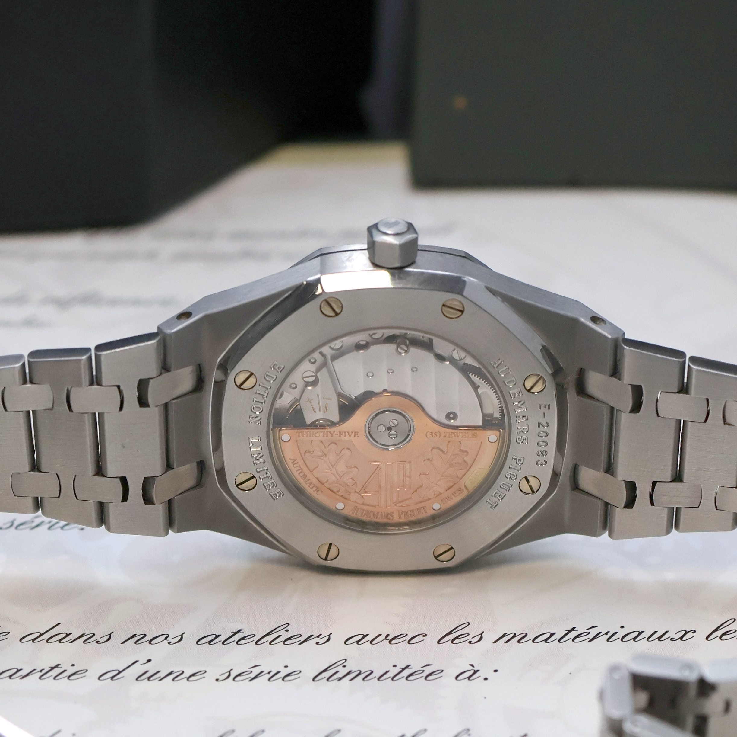 Detail e: AUDEMARS PIGUET Royal Oak seltene, auf 450 Stück limitierte Herrenarmbanduhr "Foundation Time for Trees" Referenz 15100ST.O.0789ST.01, ...