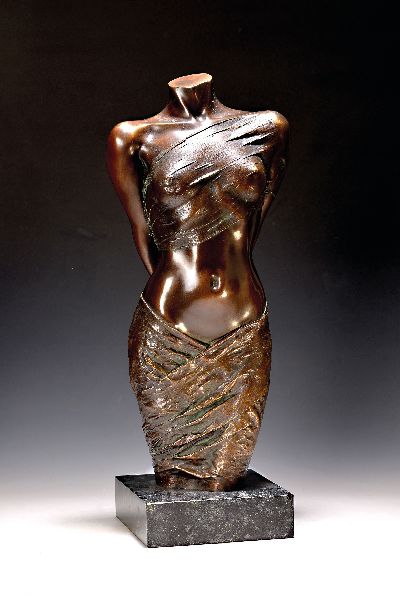 27035319k - Willi Kissmer, 1951-2018 Duisburg, Halbakt mit zwei Tüchern, Bronzeguß, sign. und num. ...