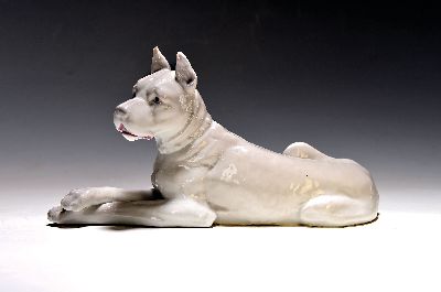 Image Porzellanfigur, Heubach, 1920er Jahre, liegende Dogge, naturalistisch bemalt, ca. ...
