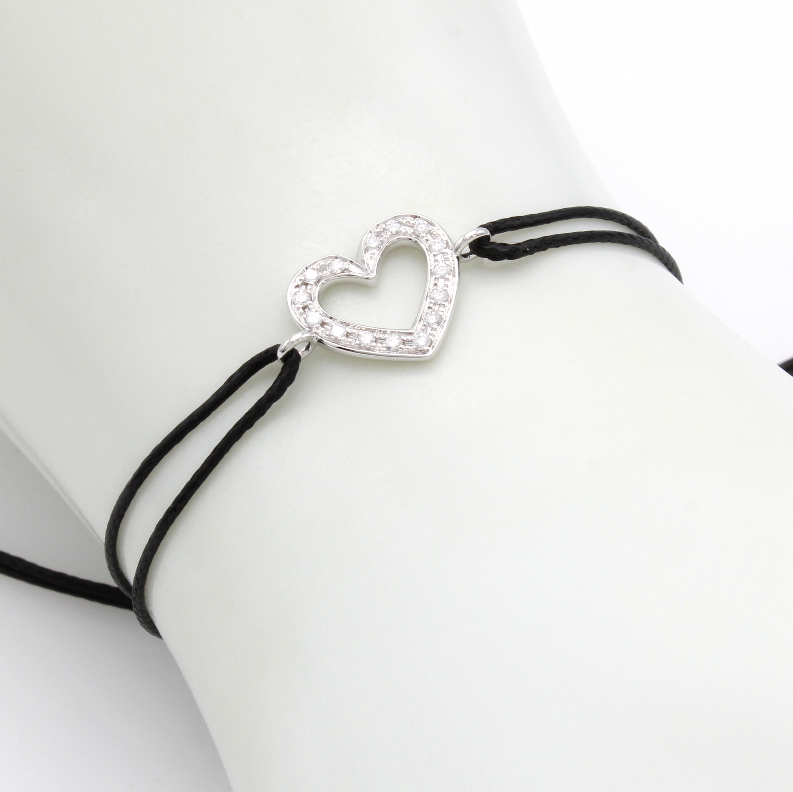 Image 27035411 - 2-reihiges Stoffarmband ´Herz´ mit Brillanten, WG 750/000, Herz bes. m. 15 Brill. zus. ...