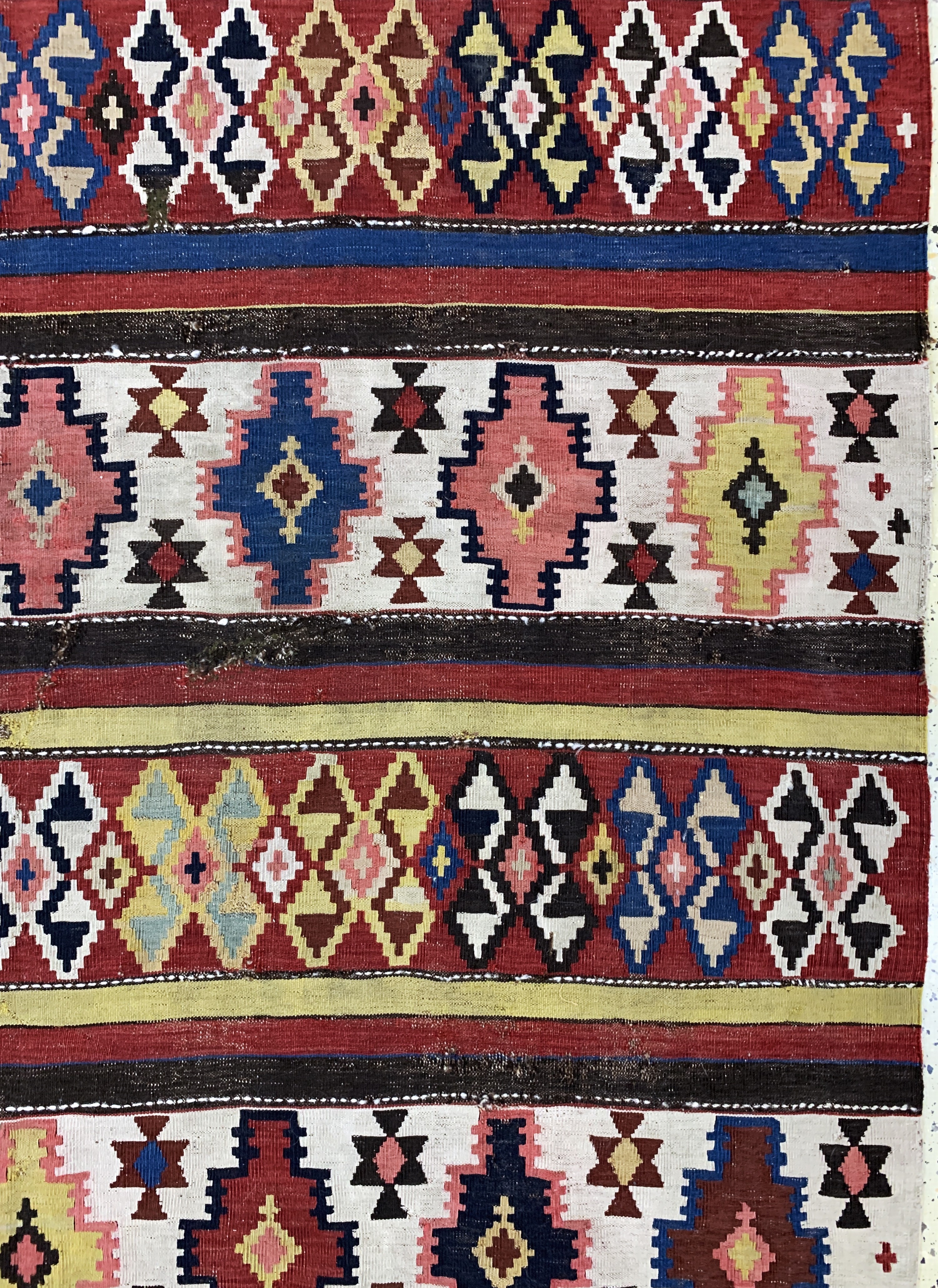 Detail d: Antiker Schirwan Kelim, Kaukasus, 19.Jhd, Wolle auf Wolle, ca. 306 x 152 cm, EHZ: 3 (geflickt)