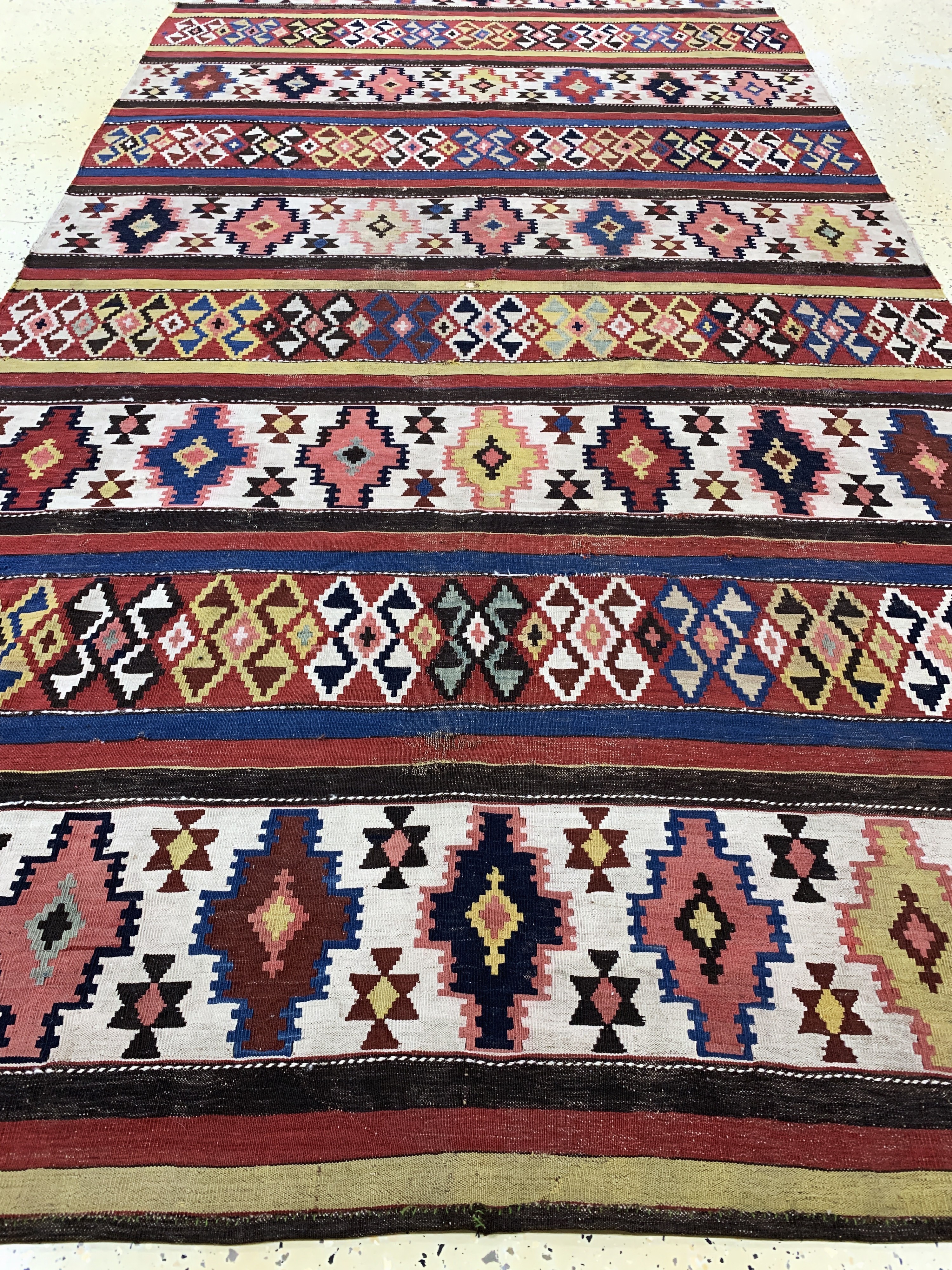 Detail g: Antiker Schirwan Kelim, Kaukasus, 19.Jhd, Wolle auf Wolle, ca. 306 x 152 cm, EHZ: 3 (geflickt)