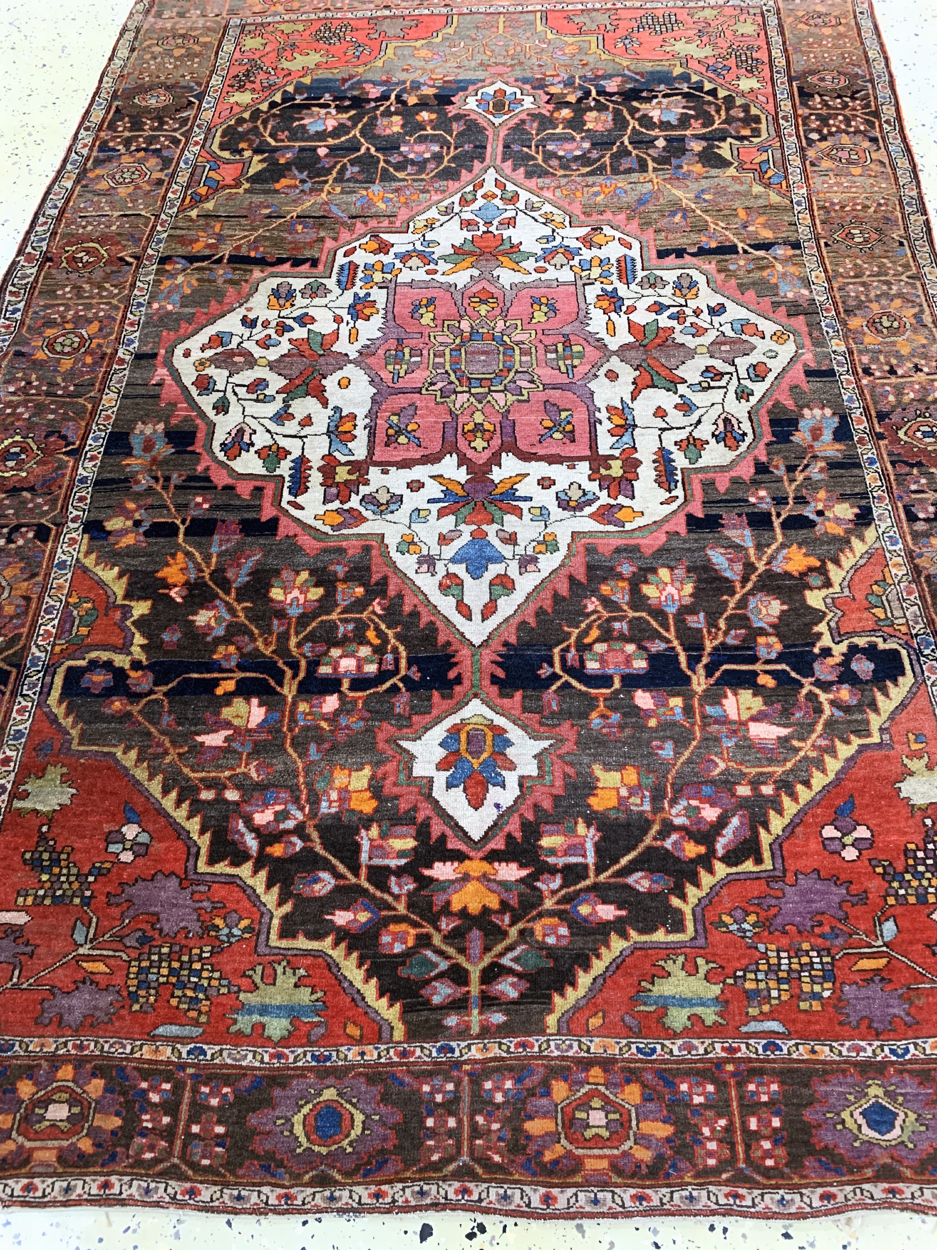 Detail e: Antiker Farahan, Persien, 19.Jhd, Wolle aufBaumwolle, ca. 193 x 130 cm, EHZ: 2-3