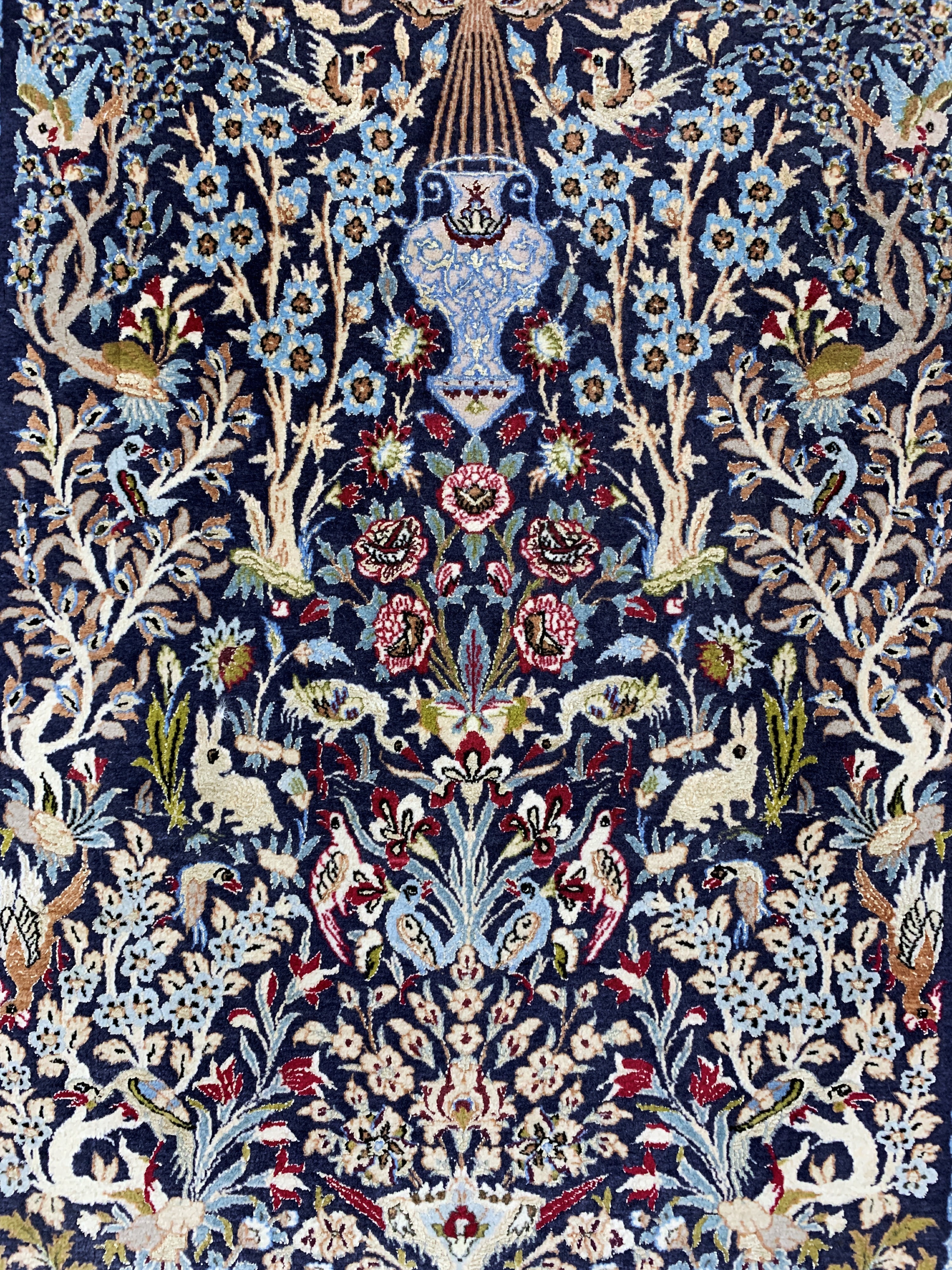 Detail c: Esfahan fein, Persien, Mitte 20.Jhd, Korkwolle mit und auf Seide, ca. 170 x 110 cm,ca. 1,0 Mio. Kn/qm, EHZ: 2