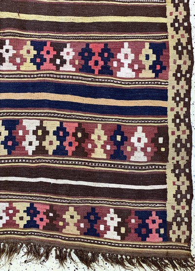 27035457a - Bachtiar Kelim, Persien, um 1900, Wolle aufWolle, ca. 320 x 160 cm, leicht verfärbt, ...