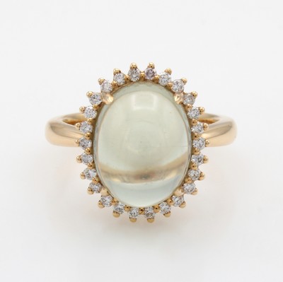 27035458a - Ring mit Mondstein und Brillanten, RG 750/000, ovaler Mondsteincabochon umgeben v. 26 ...