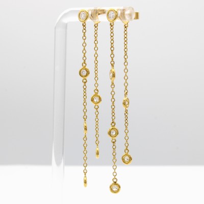 27035465a - Paar Ohrstecker mit Brillanten, GG 750/000, jeweils eine Abhängung vorderseitig und ...