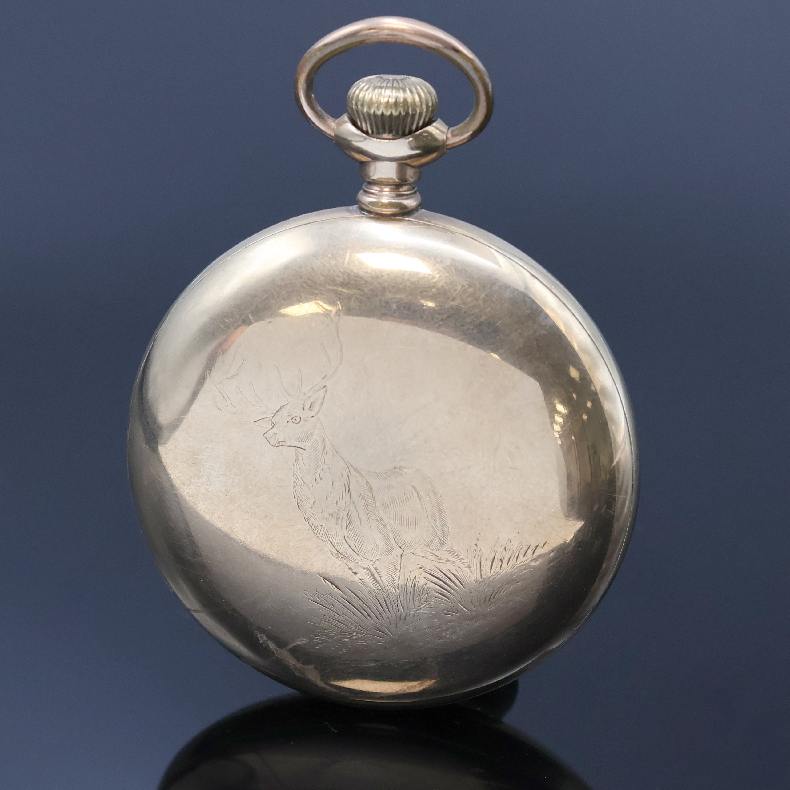 Detail a: WALTHAM vergoldete Taschenuhr, USA um 1900, beids. verschr. Geh., rücks. Hirsch-Gravur, 2 -tlg. Emailzifferbl., röm. Zahlen, rote arab. Minuterie, ...