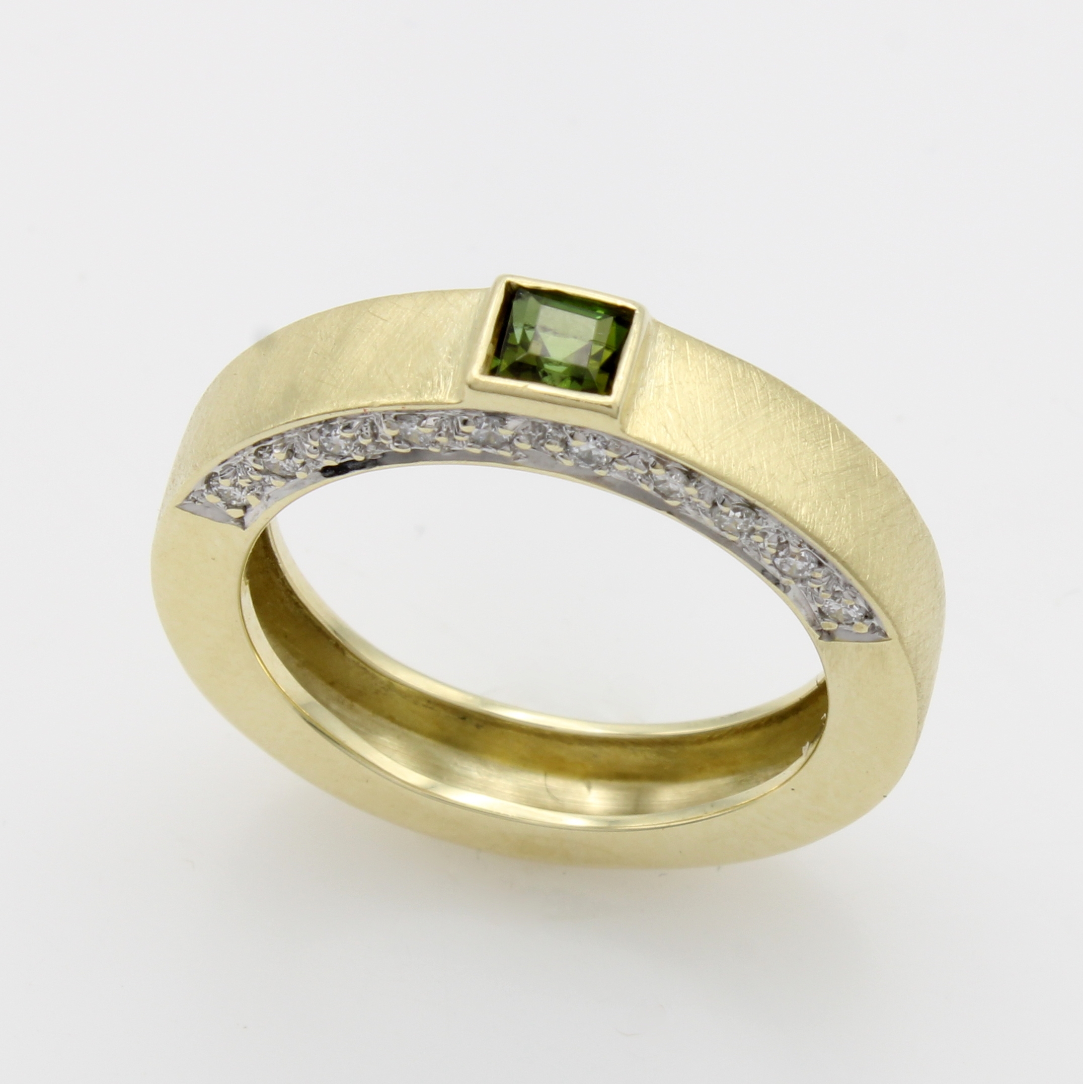 Image 27036426 - Ring mit Turmalin und Brillanten, GG 585/000, Turmalin ca. 0.15 ct, Brill. seitl. in ...