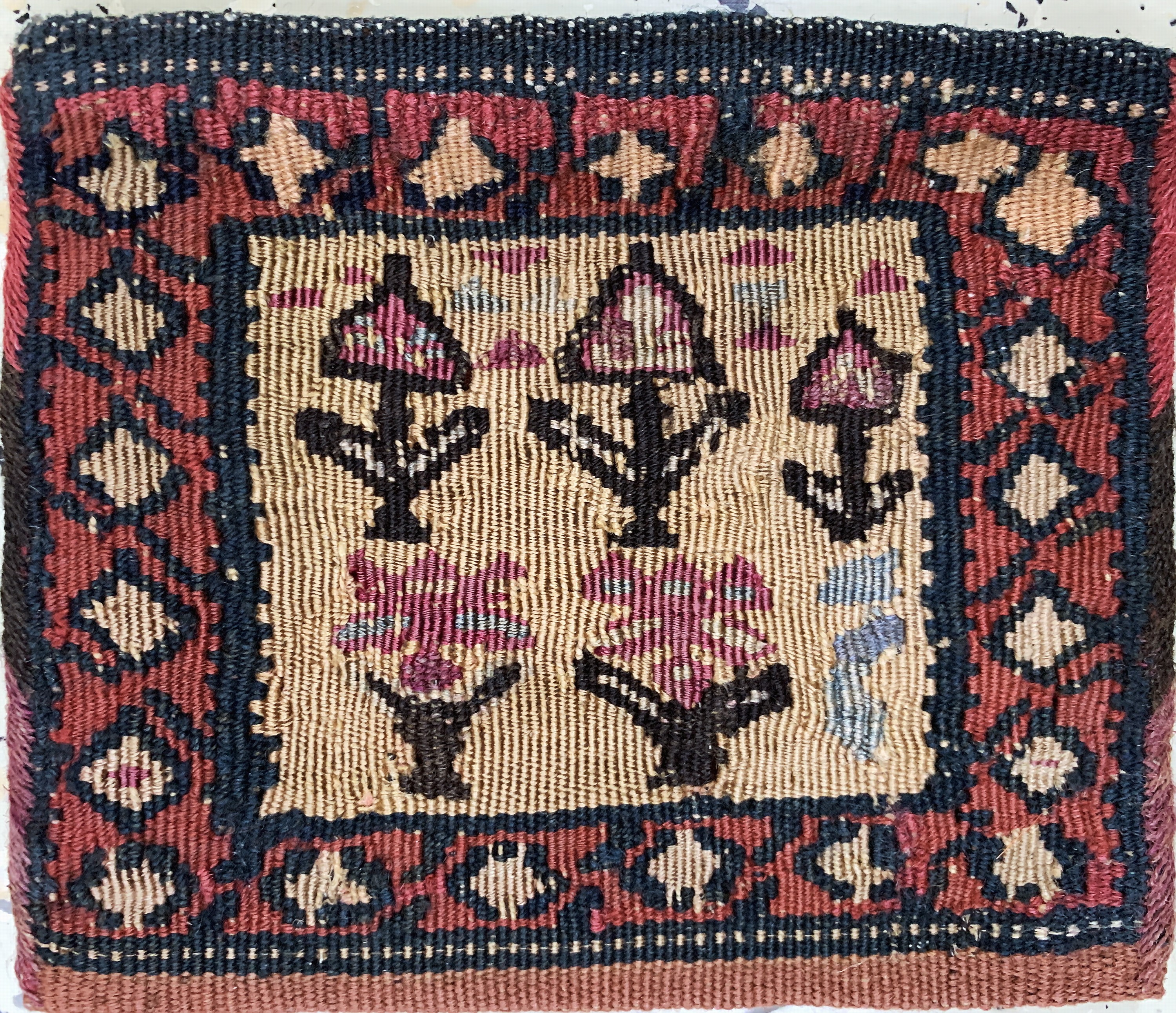 Detail b: Konvolut aus 6 Taschen, Persien, Anfang bisMitte 20.Jhd, Wolle auf Wolle, ca. 30 x 23 cm (eine der Taschen mit Seidengrund).