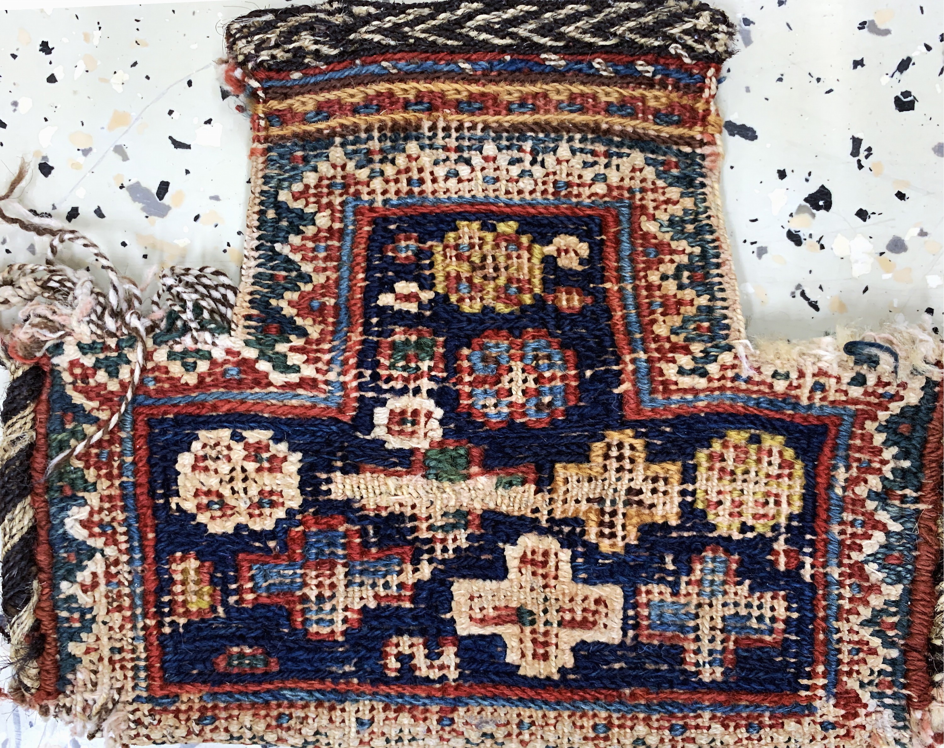 Detail c: Konvolut aus 6 Taschen, Persien, Anfang bisMitte 20.Jhd, Wolle auf Wolle, ca. 30 x 23 cm (eine der Taschen mit Seidengrund).