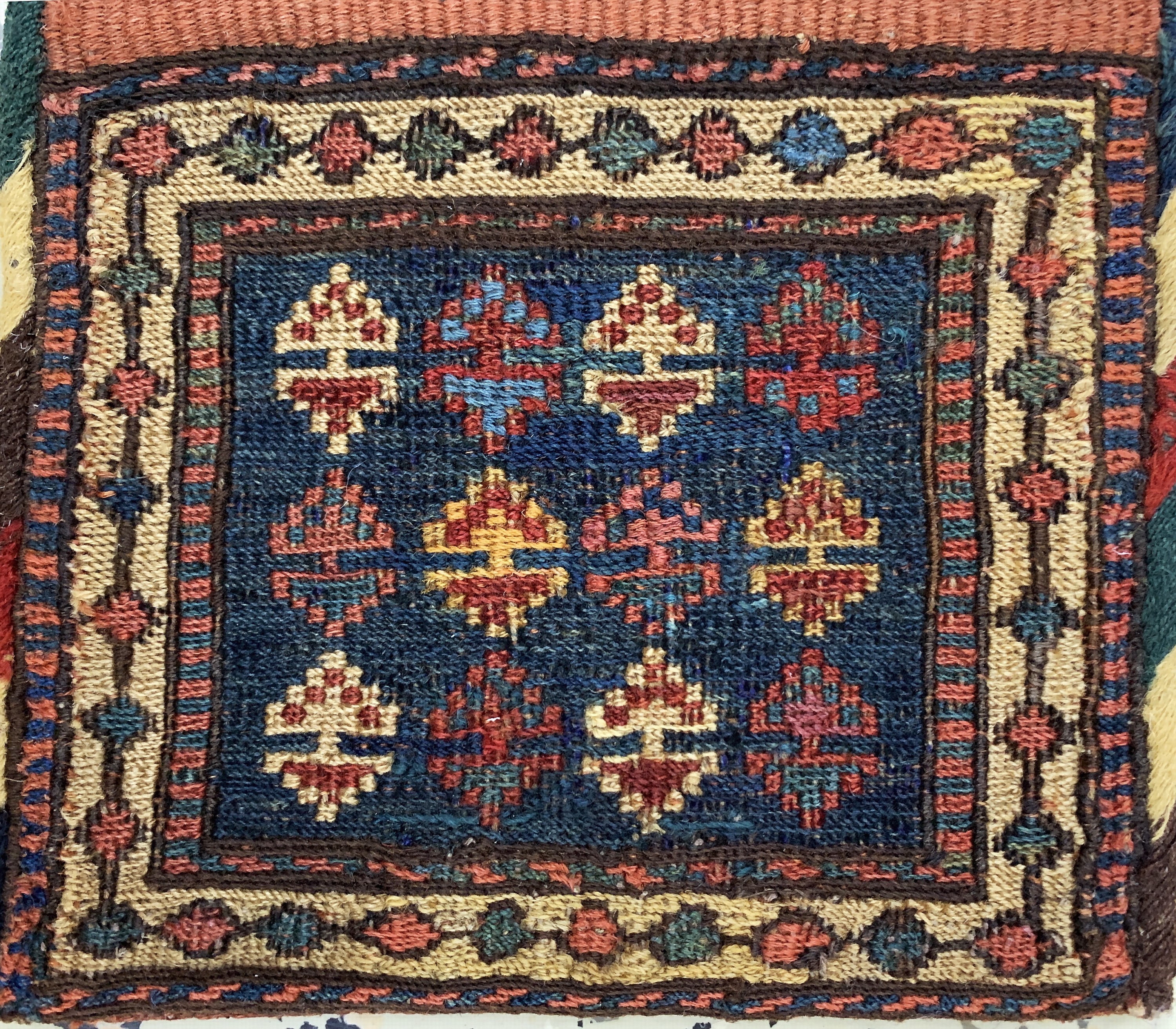 Detail e: Konvolut aus 6 Taschen, Persien, Anfang bisMitte 20.Jhd, Wolle auf Wolle, ca. 30 x 23 cm (eine der Taschen mit Seidengrund).
