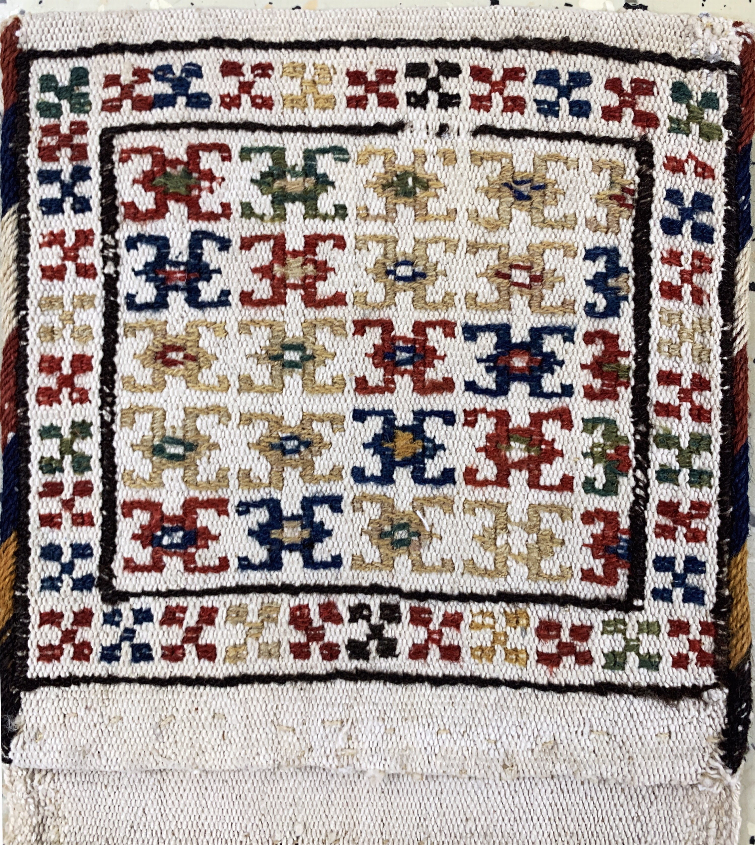 Detail e: Konvolut aus 6 Taschen, Persien, Anfang bisMitte 20.Jhd, Wolle auf Wolle, ca. 53 x 23 cm,EHZ: 2