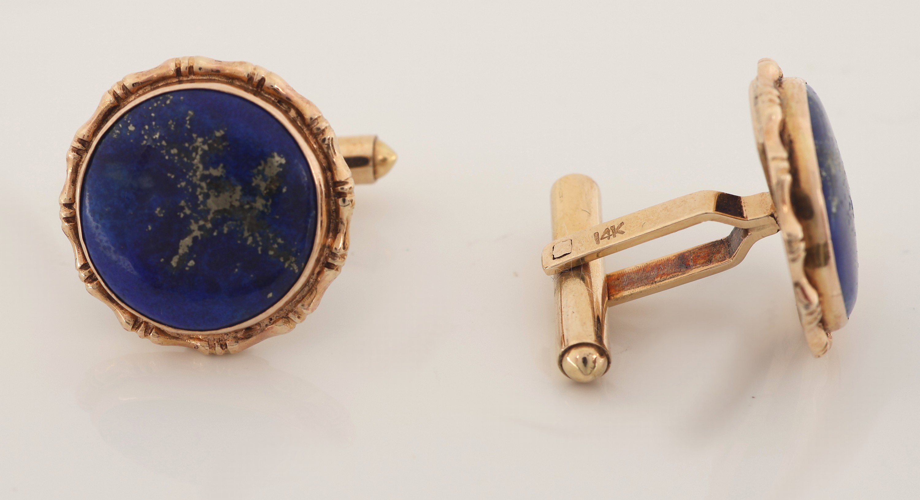 Detail a: Paar 14 kt Gold Lapislazuli-Manschettenknöpfe, GG 585/000, runde Lapislazuli-Platten mit Pyrit-Einschlüssen, schlichte Rahmung, ca. 10.9 g