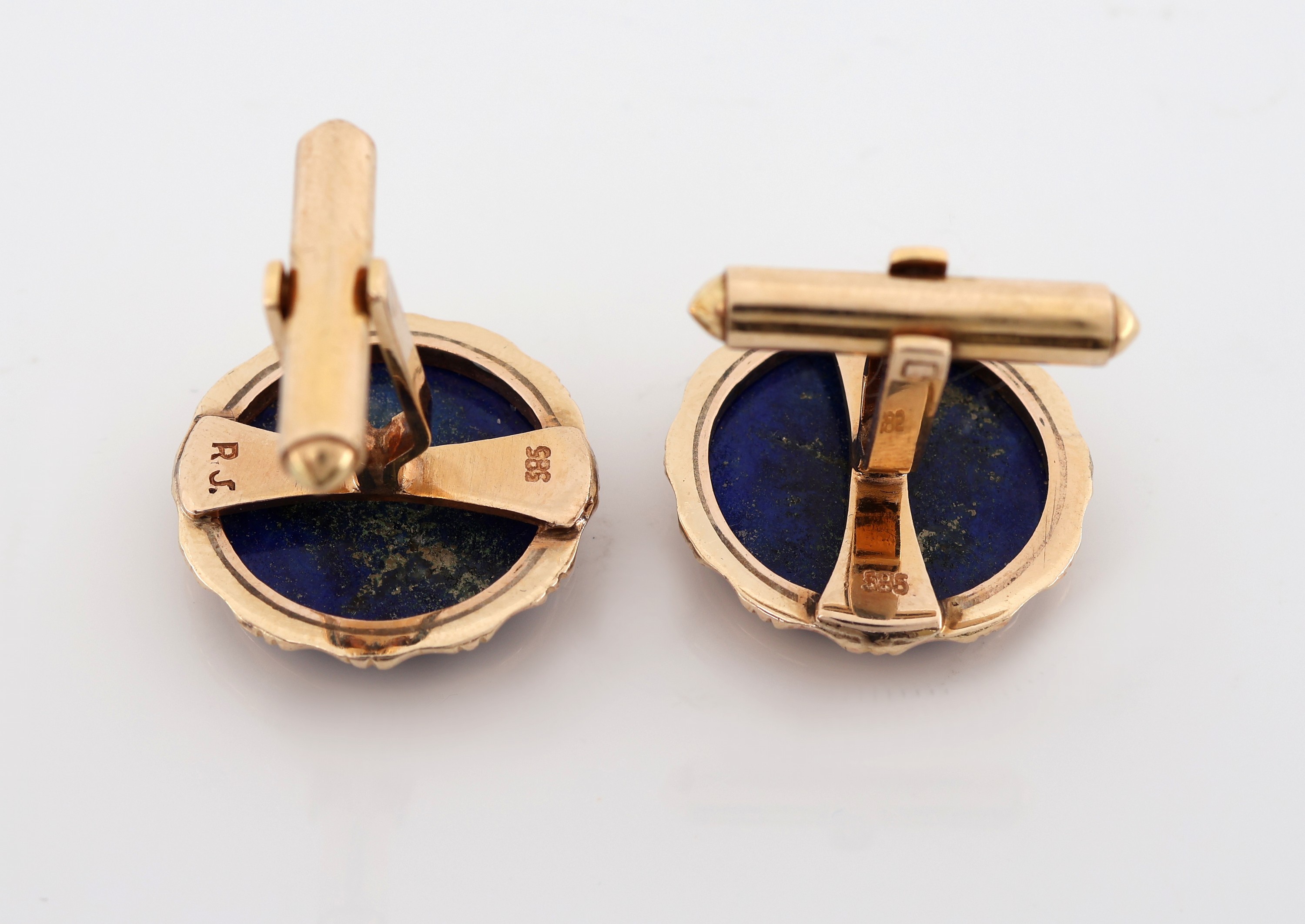 Detail b: Paar 14 kt Gold Lapislazuli-Manschettenknöpfe, GG 585/000, runde Lapislazuli-Platten mit Pyrit-Einschlüssen, schlichte Rahmung, ca. 10.9 g