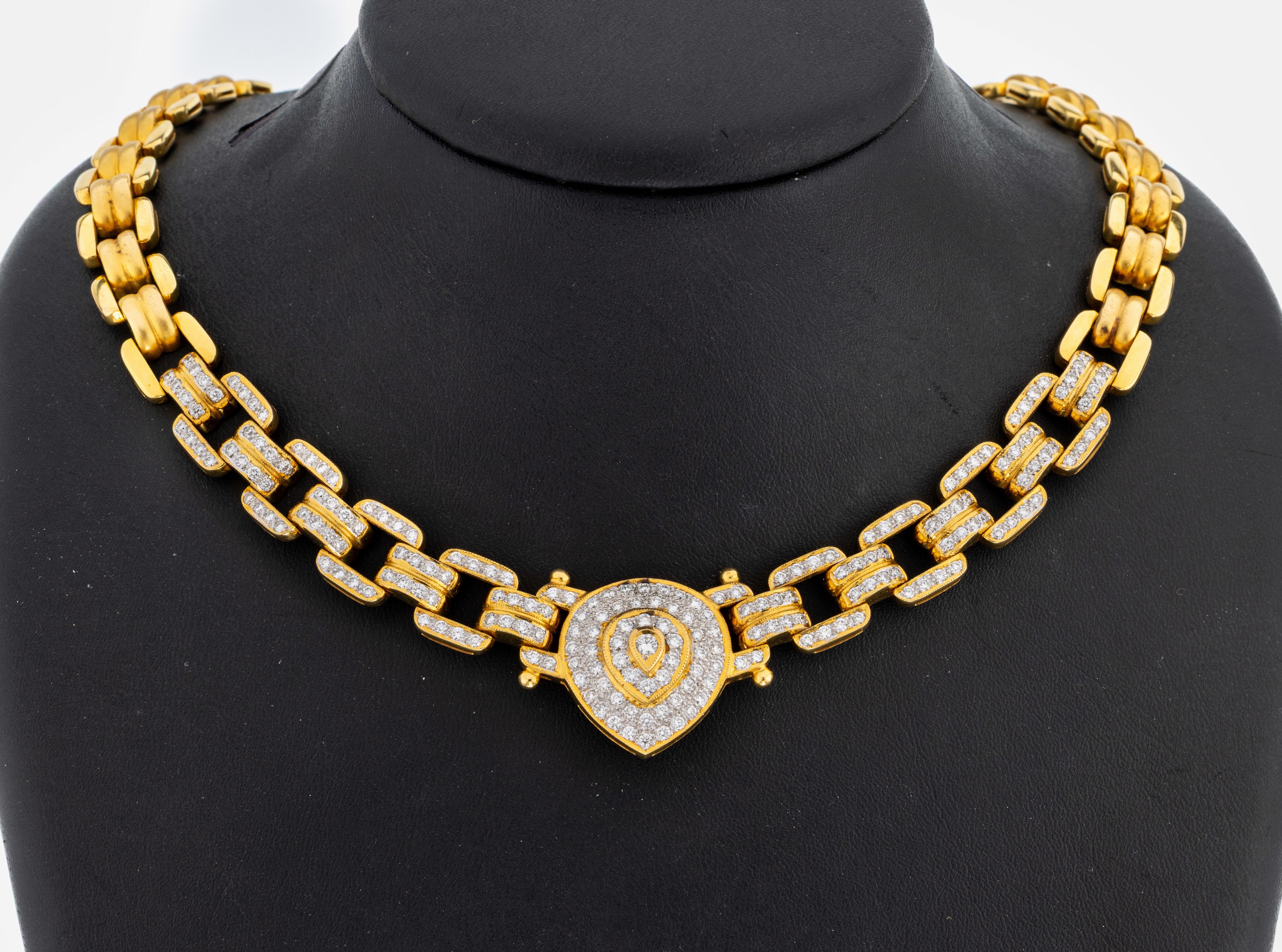 Image 27036458 - Prunkvolles 18 kt Gold Brillant-Collier, GG750/000 gepr., pol. und sat., mittleren ...