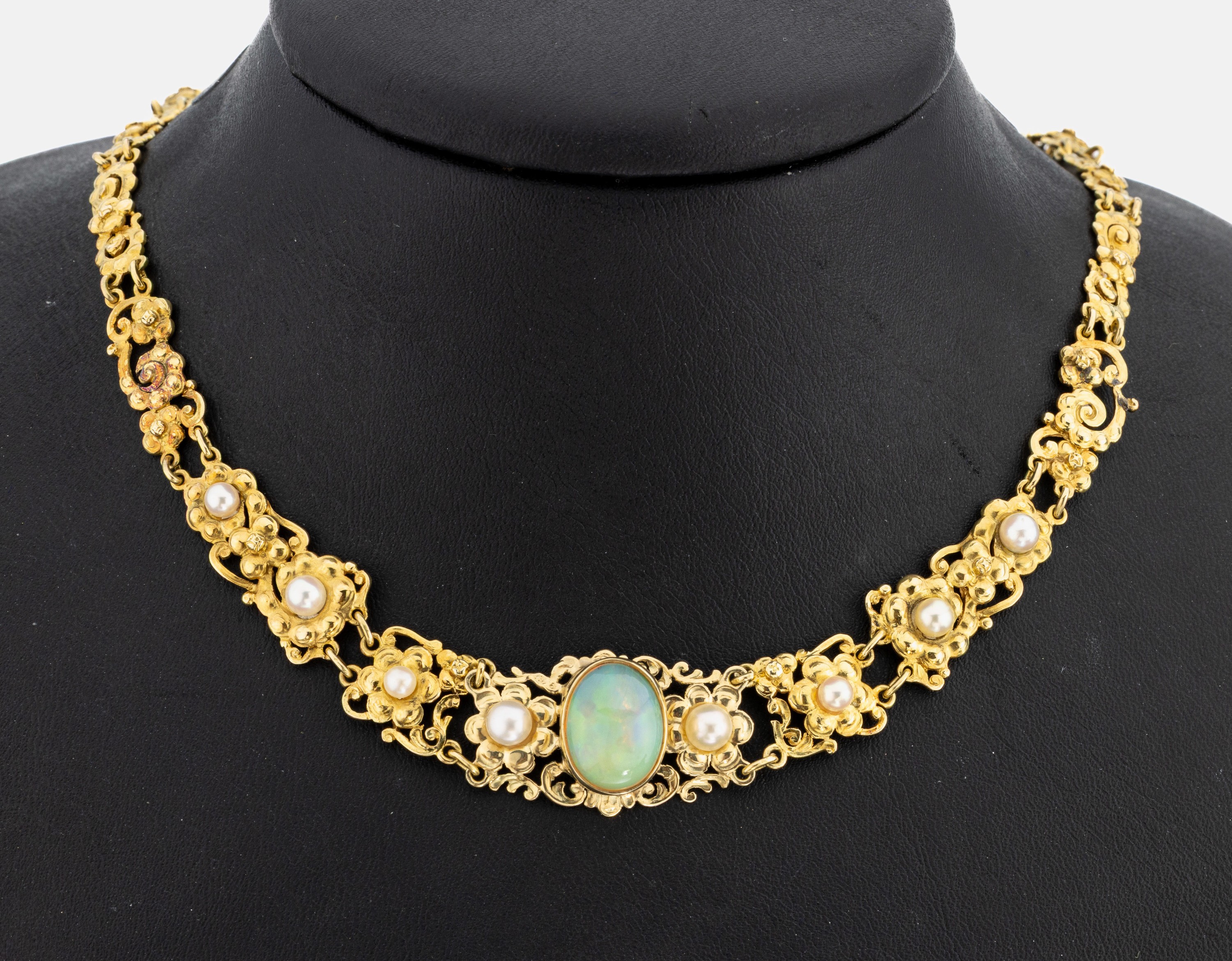 Image 27036468 - 14 kt Gold Opal-Perl-Collier, GG 585/000, Glieder im Barockstil mit Rocaillen, Voluten ...