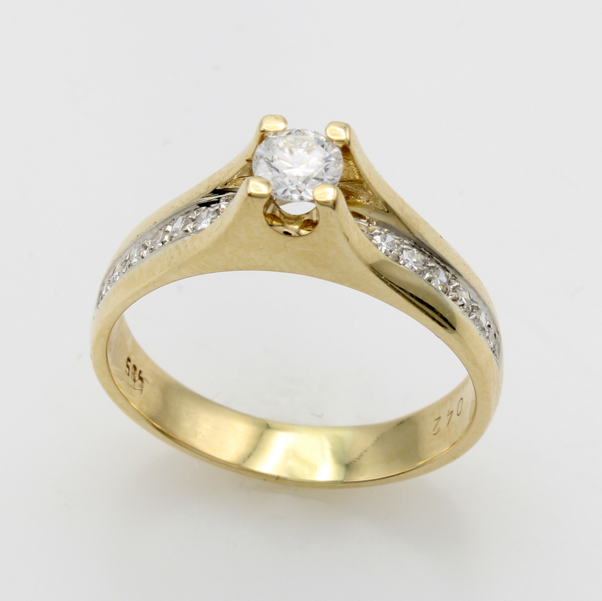 Image 27036505 - Ring mit Brillanten, GG 585/000, Mittelstein ca. 0.25 ct u. Besatzbrill. in Ringschiene ...