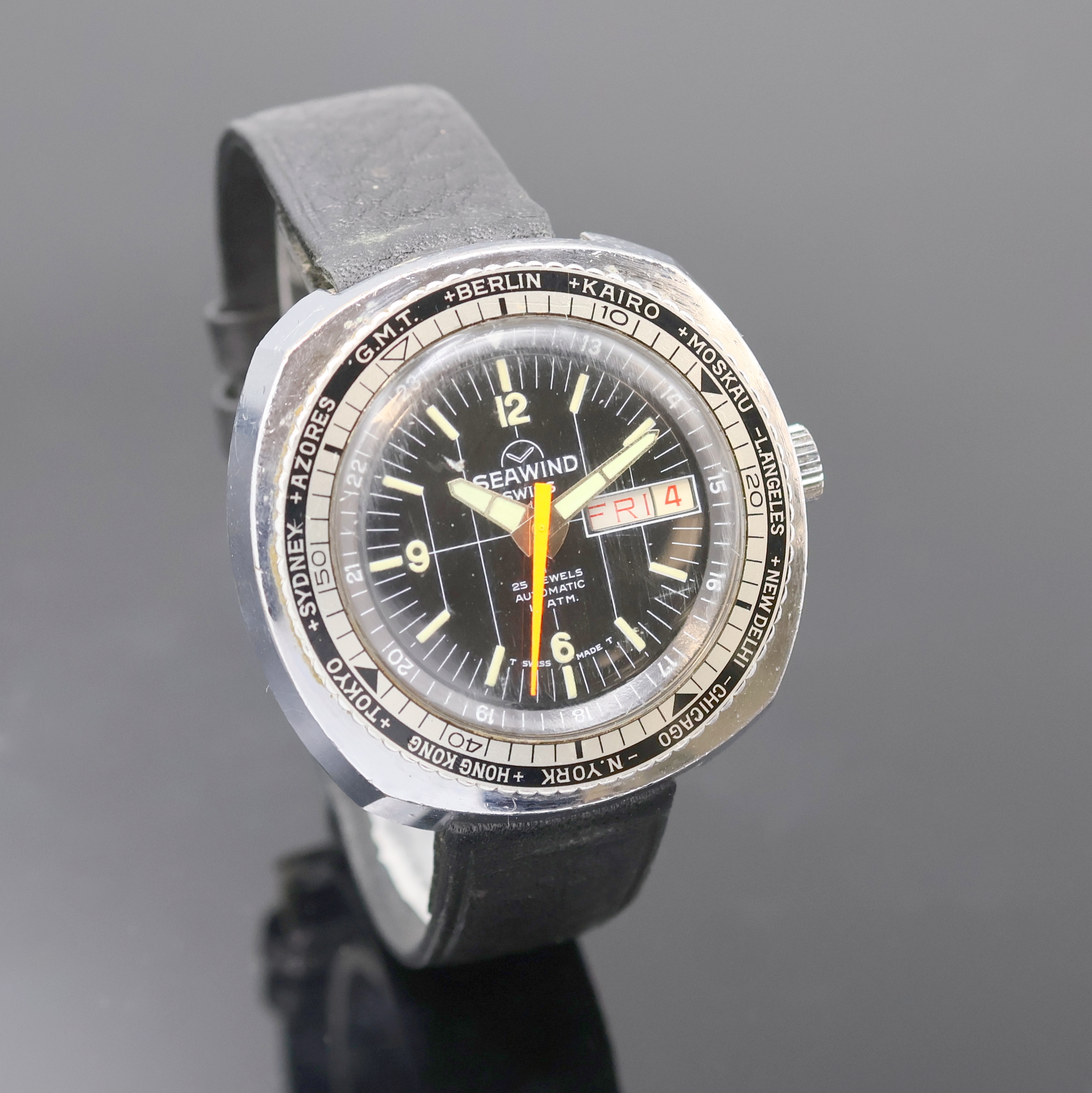 Detail b: SEAWIND/BULER Herren-Sportuhr mit Weltzeit- Lünette im verchromten Gehäuse, Schweiz um 1975, Automatik, 2-tlg. Geh. m. verschr. Stahlboden, beids. ...