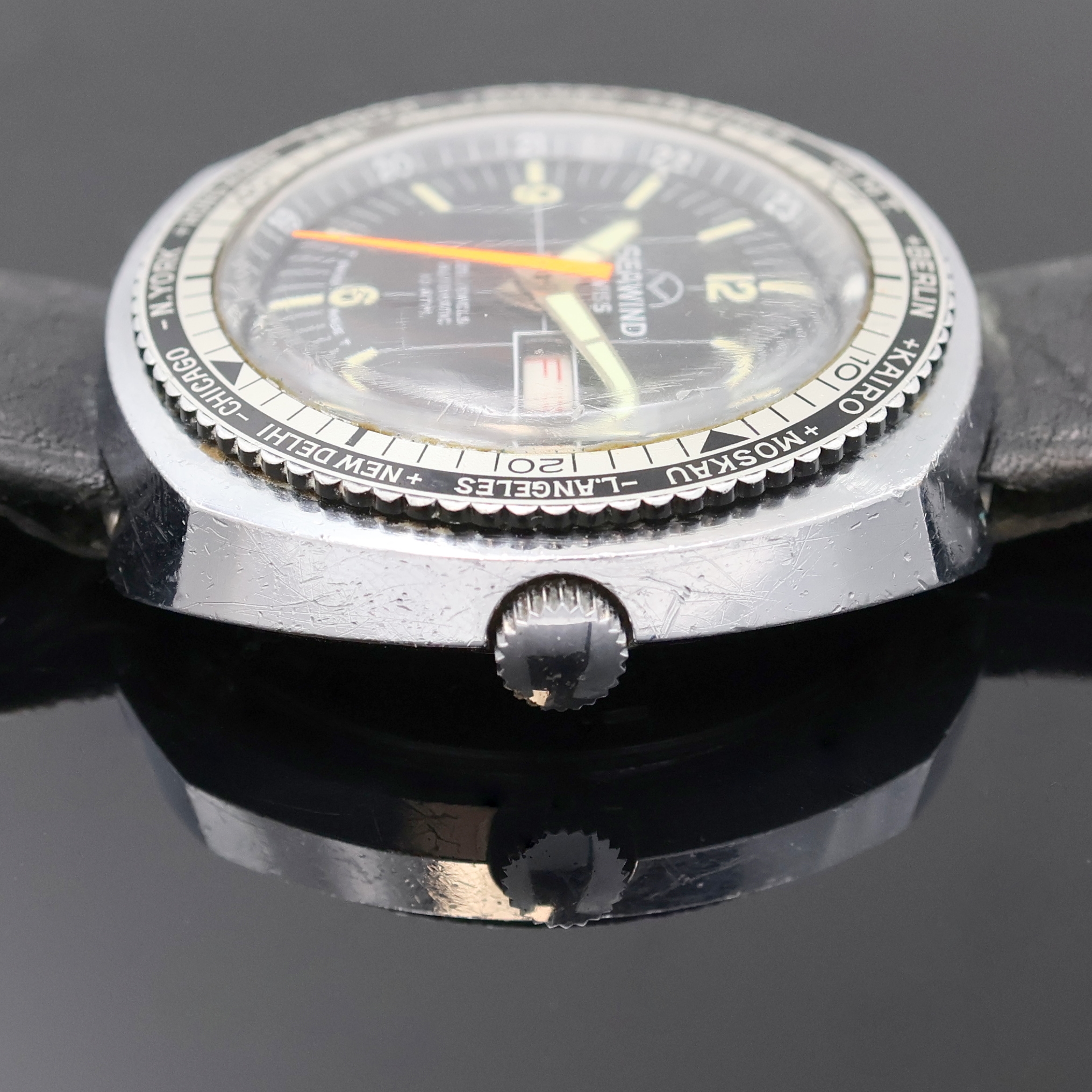 Detail c: SEAWIND/BULER Herren-Sportuhr mit Weltzeit- Lünette im verchromten Gehäuse, Schweiz um 1975, Automatik, 2-tlg. Geh. m. verschr. Stahlboden, beids. ...