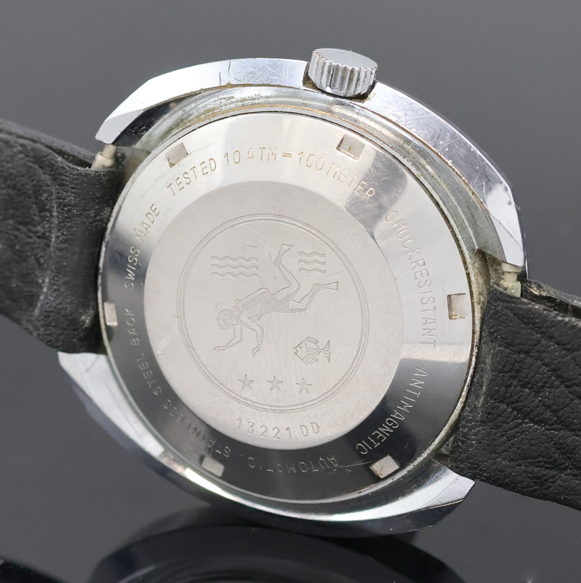 Detail d: SEAWIND/BULER Herren-Sportuhr mit Weltzeit- Lünette im verchromten Gehäuse, Schweiz um 1975, Automatik, 2-tlg. Geh. m. verschr. Stahlboden, beids. ...