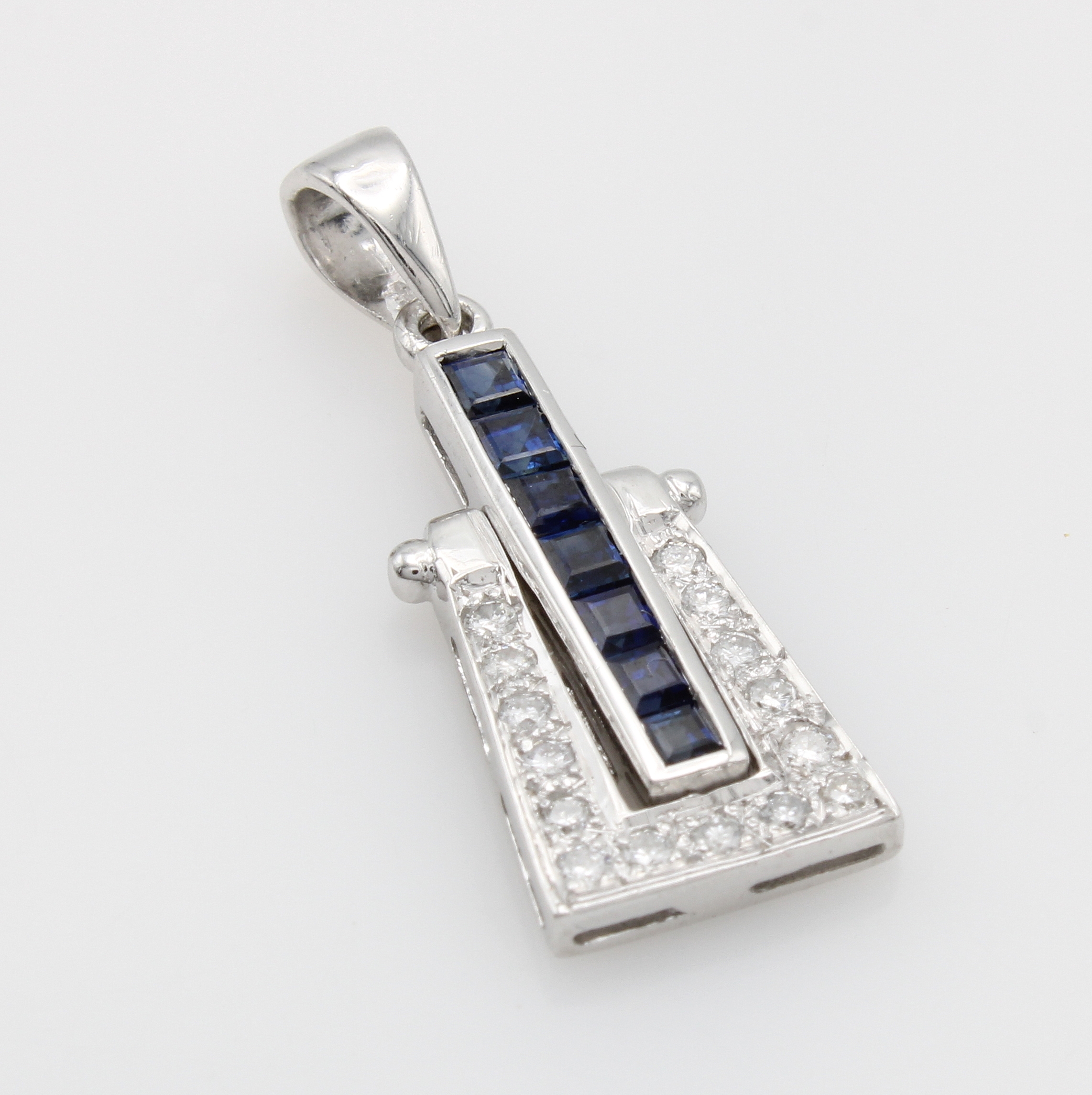 Image 27036524 - Anhänger mit Saphiren und Brillanten, WG 750/000, Brill. zus. ca. 0.30 ct feines ...