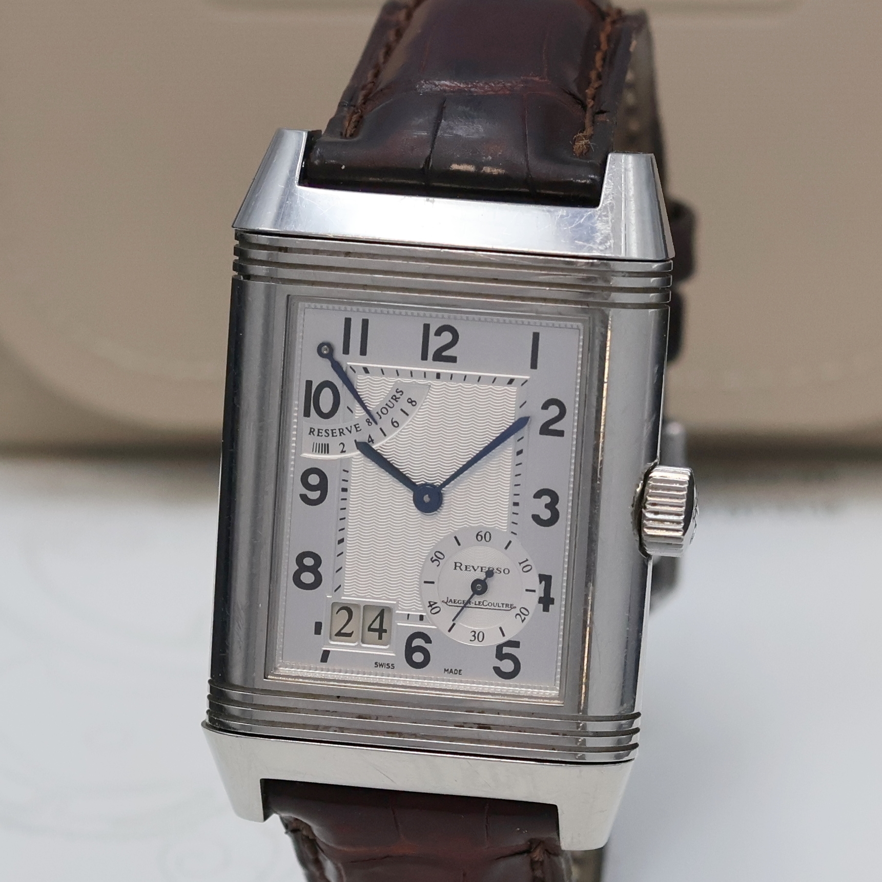 Detail a: Jaeger-LeCoultre Reverso Grande Date Armbanduhr Referenz 240.8.15, Schweiz verk. lt. beil. Pap. 10/2007, Handaufzug, um 180 Grad drehb. ...