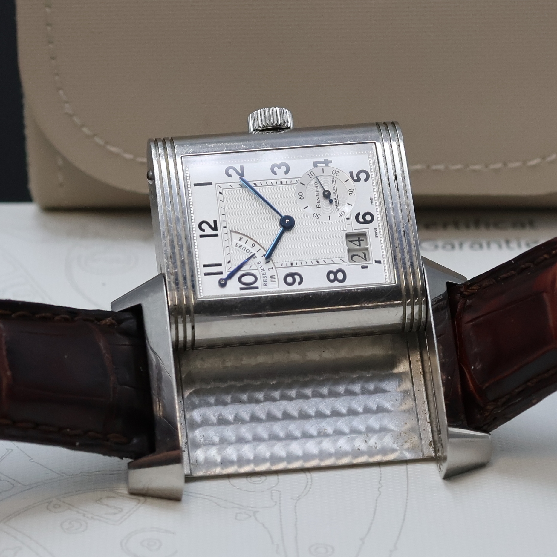 Detail c: Jaeger-LeCoultre Reverso Grande Date Armbanduhr Referenz 240.8.15, Schweiz verk. lt. beil. Pap. 10/2007, Handaufzug, um 180 Grad drehb. ...