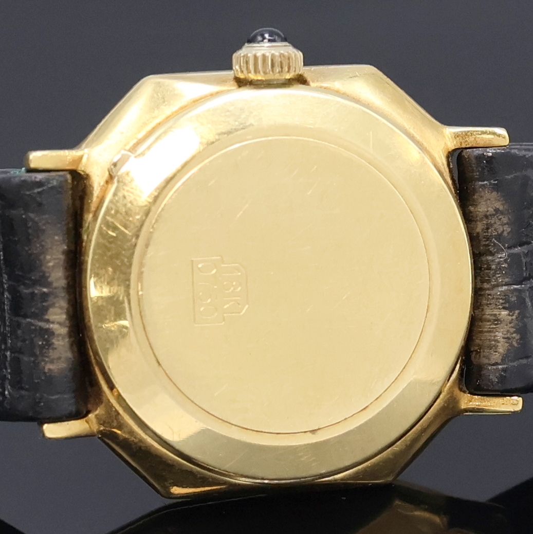 Detail d: Damenschmuckuhr in GG 750/000, Schweiz um 1975, Handaufzug, Boden aufgedr., Schmuckkrone, facett. Glas, WG-Zifferbl. m. Diamanten bes. (Pavee), ...