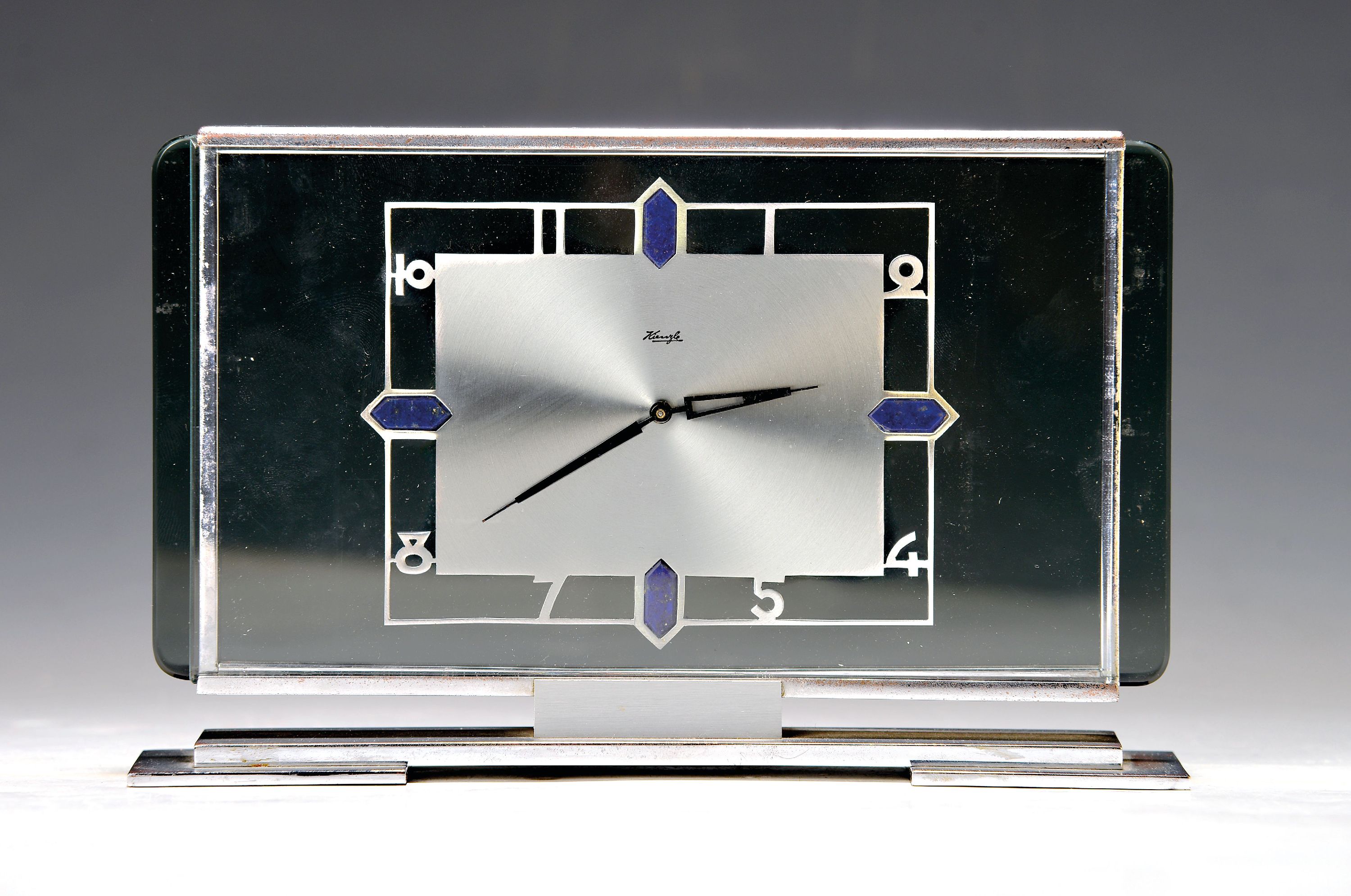 Image 27036596 - Tischuhr, Kienzle, Entw. Heinrich Möller, um 1935, Metallgehäuse verchromt, ...