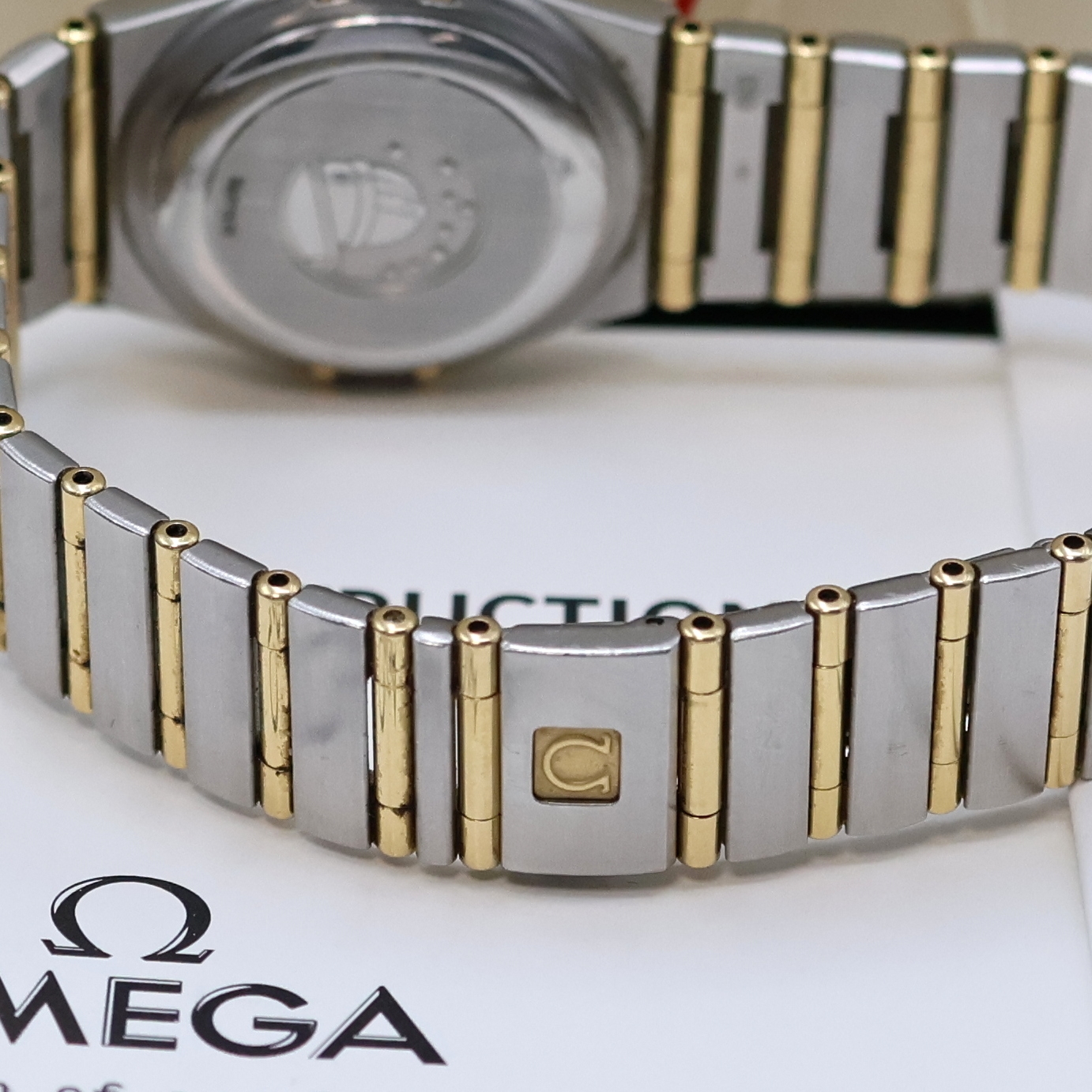 Detail b: OMEGA Constellation Damenarmbanduhr in Stahl/Gold mit Diamanten Referenz 766.1201, Schweiz um 2010, Automatik, Boden aufgedr., orig. Gliederband m. ...