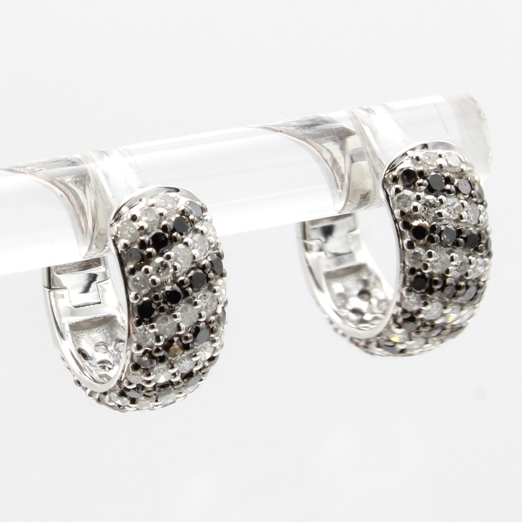 Image 27036629 - Paar Creolen mit Brillanten und Diamanten, WG 585/000, 66 Brill. zus. ca. 0.39 ct ...