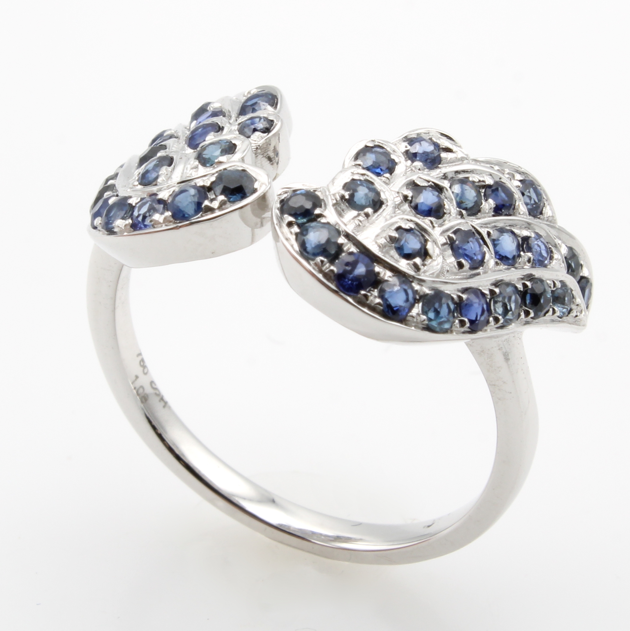 Image 27036648 - Ring ´Flügel´ mit Saphiren, WG 750/000, 44 Saphire zus. ca. 1.08 ct, RW ca. 55 ...