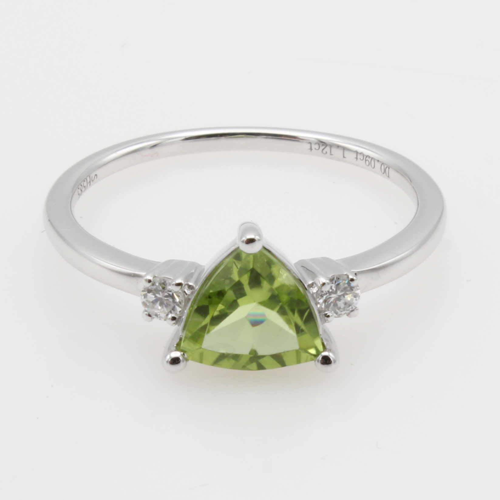 Image 27036653 - Ring mit Peridot und Brillanten, WG 585/000,Peridot ca. 1.12 ct, 2 Brill. zus. ca. 0.09 ...