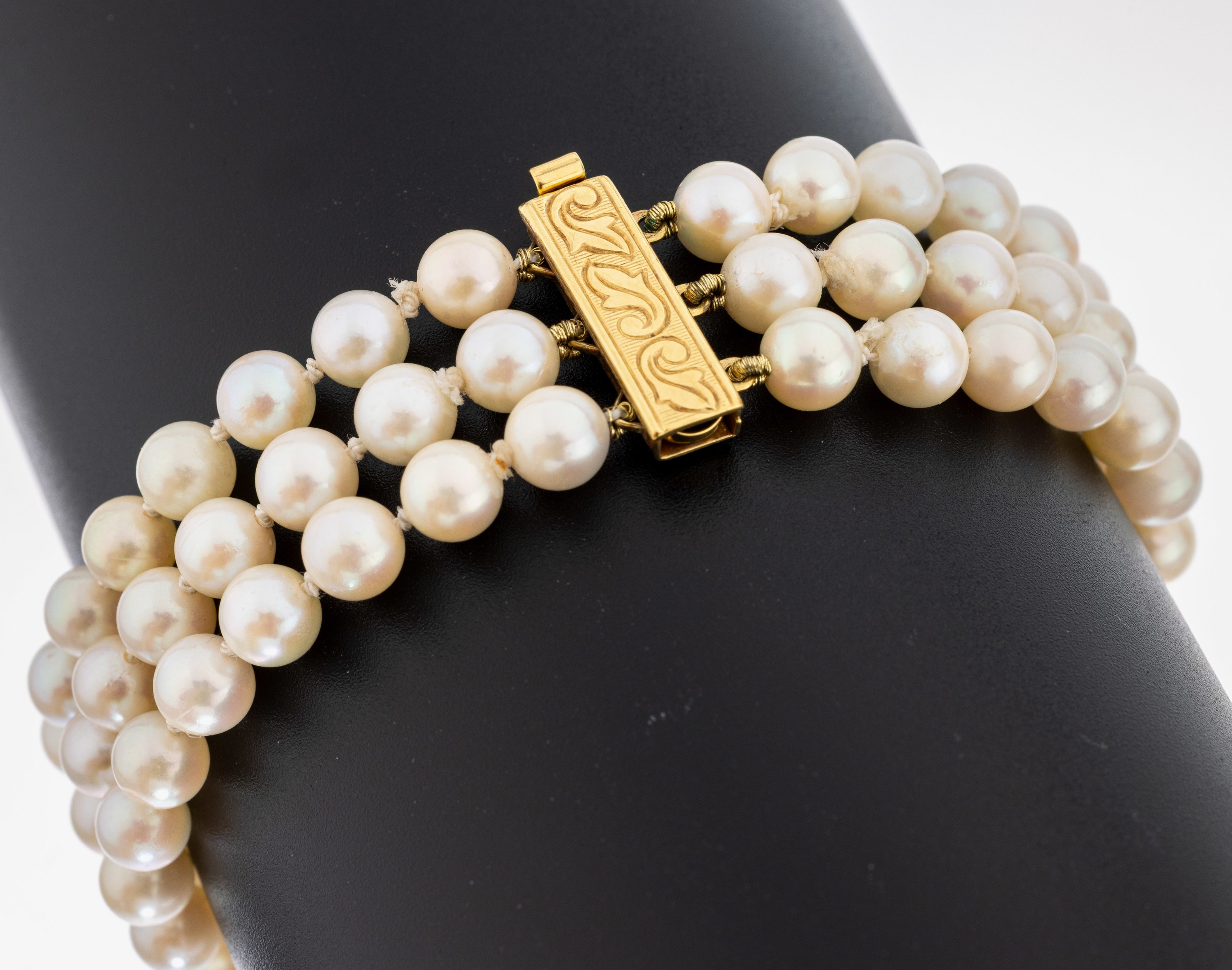 Image 27036668 - Perl-Armband mit 9 kt Gold Schließe, GG 375/000, 3-rhg. Akoyazuchtperlen, D. ca. 5.8 ...
